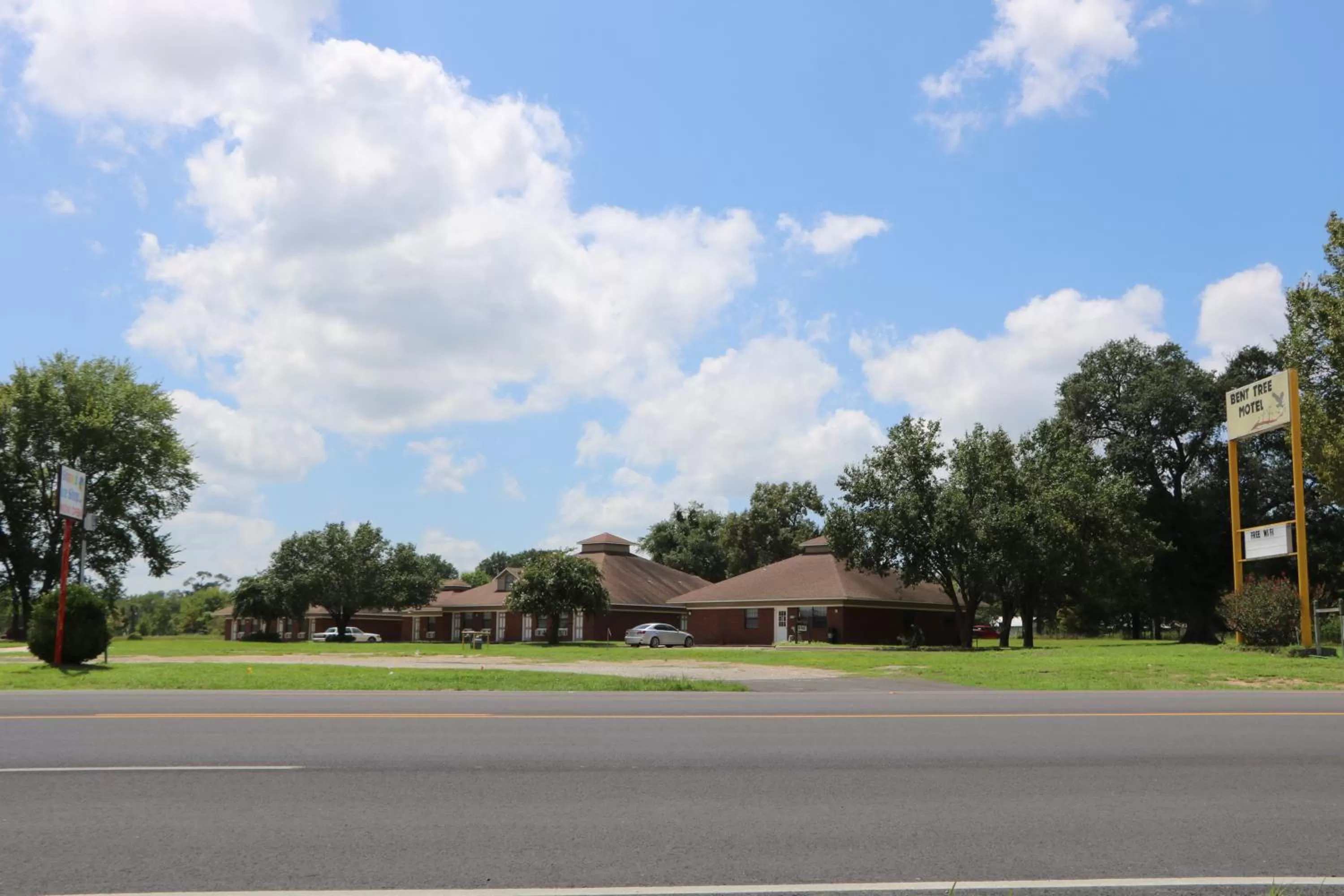 Bent Tree Motel