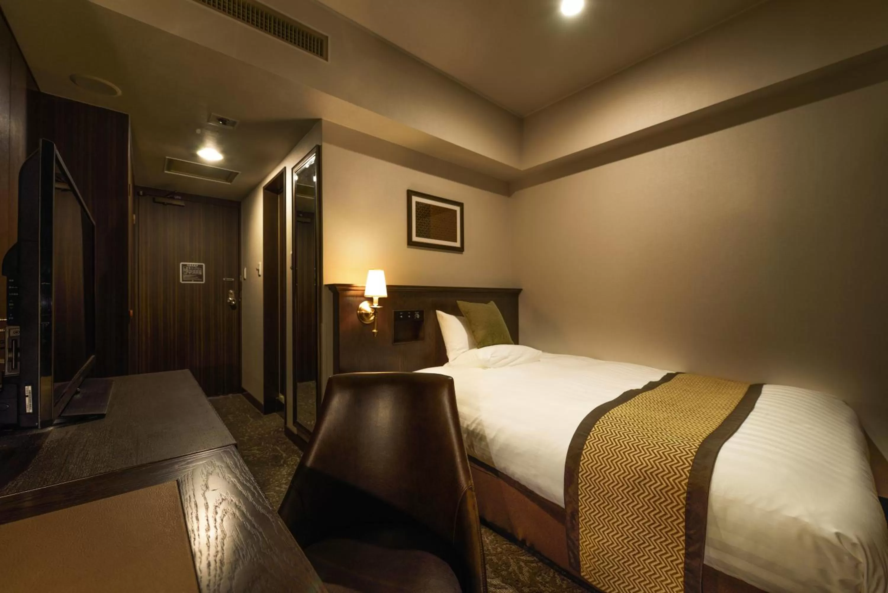 Bedroom, Bed in The Italia Ken