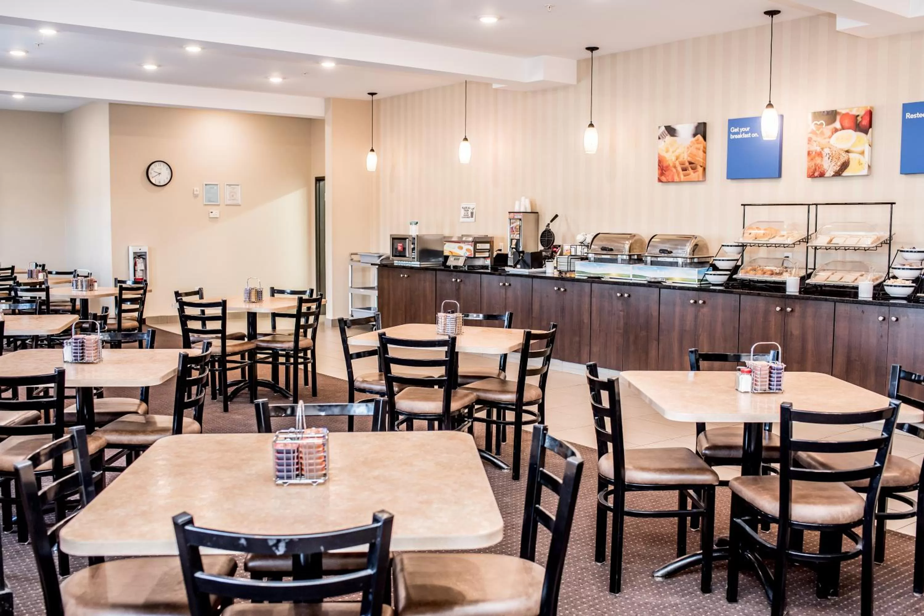 Restaurant/places to eat in Comfort Inn & Suites