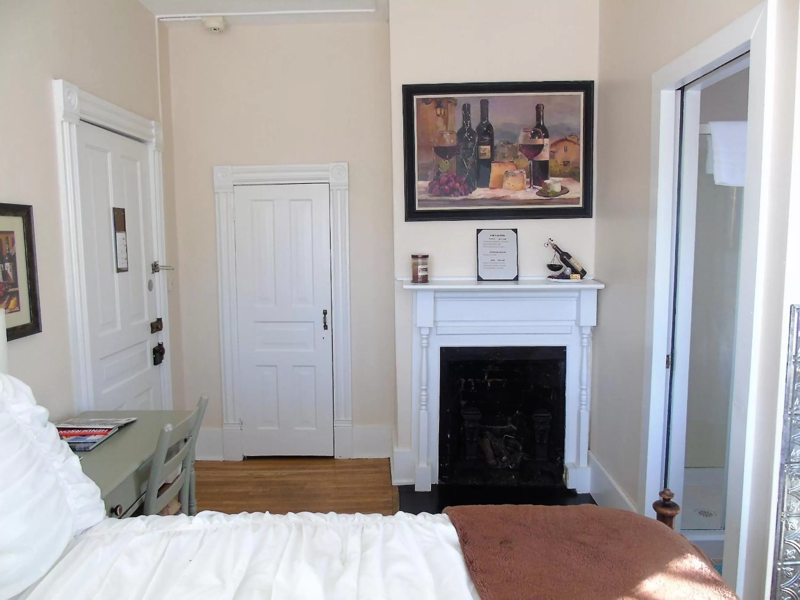 Bedroom, Bed in The Charleston Inn