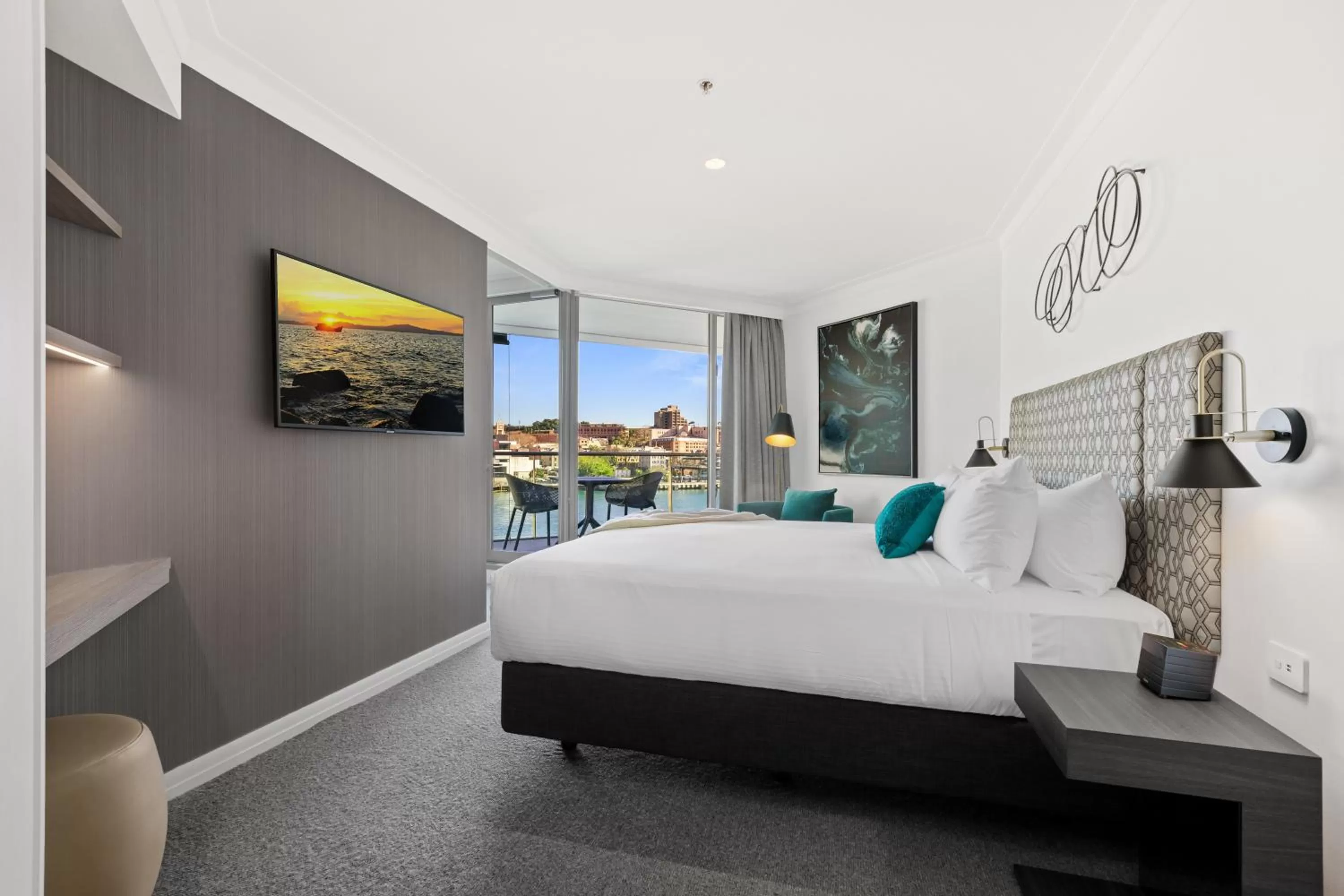 Bedroom, Bed in Pullman Quay Grand Sydney Harbour
