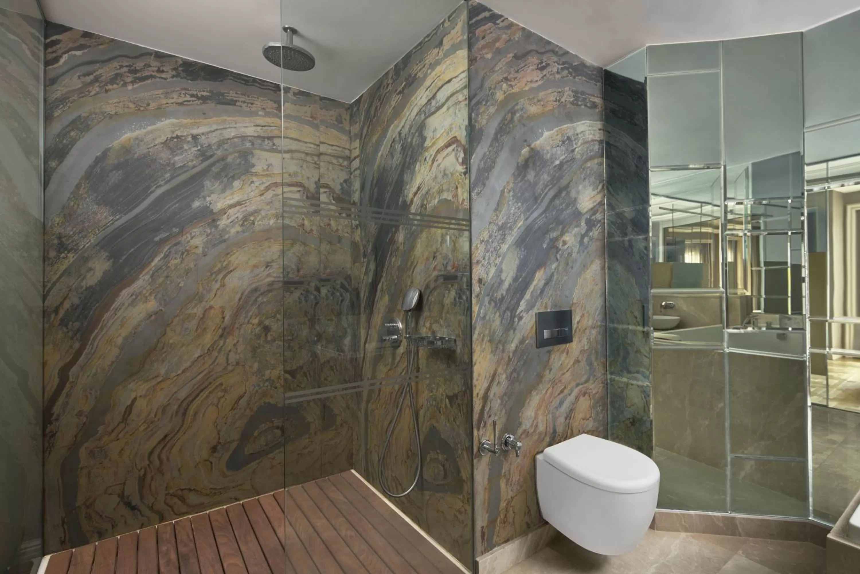 Shower in Lazzoni Hotel