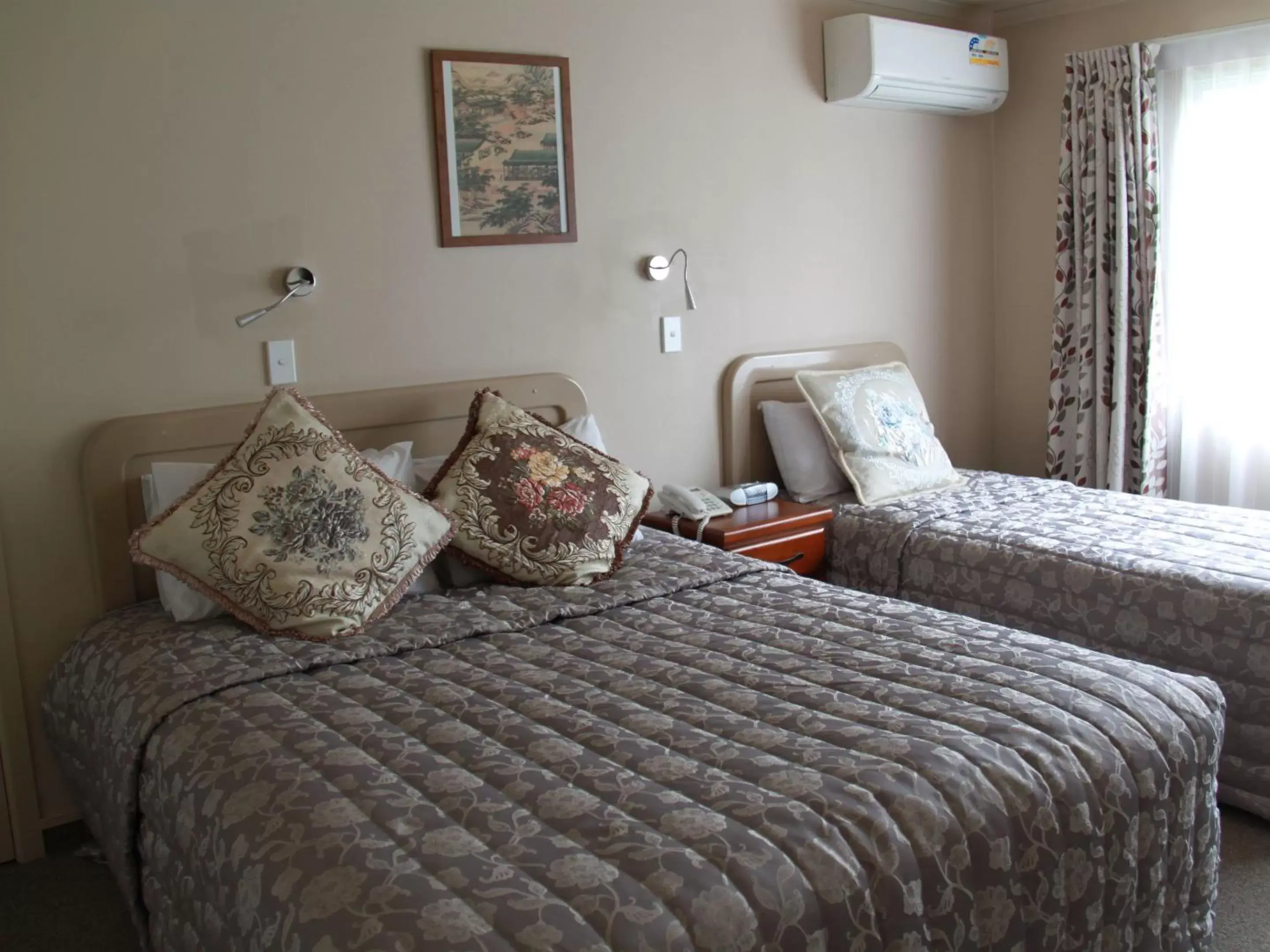 Premium Twin Studio in ASURE Camelot Arms Motor Lodge Premium Twin Studio in ASURE Camelot Arms Motor Lodge