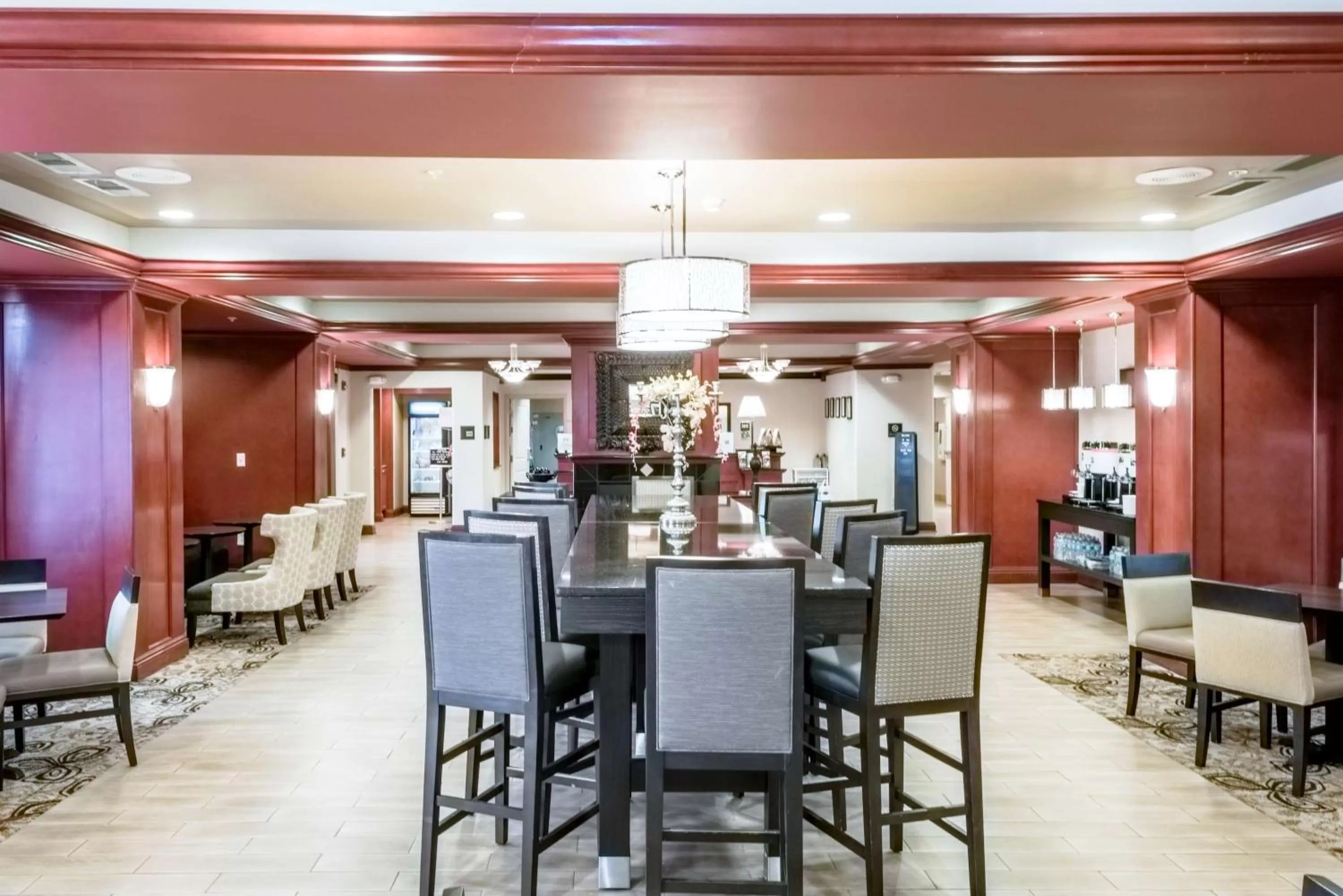 Dining area in Hampton Inn Montgomery-South-Airport