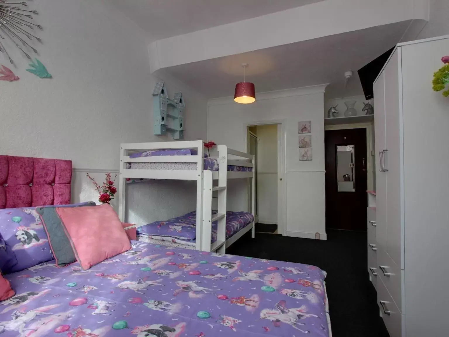 Family Room with Private Bathroom in Mayfair Hotel Family Room with Private Bathroom in Mayfair Hotel