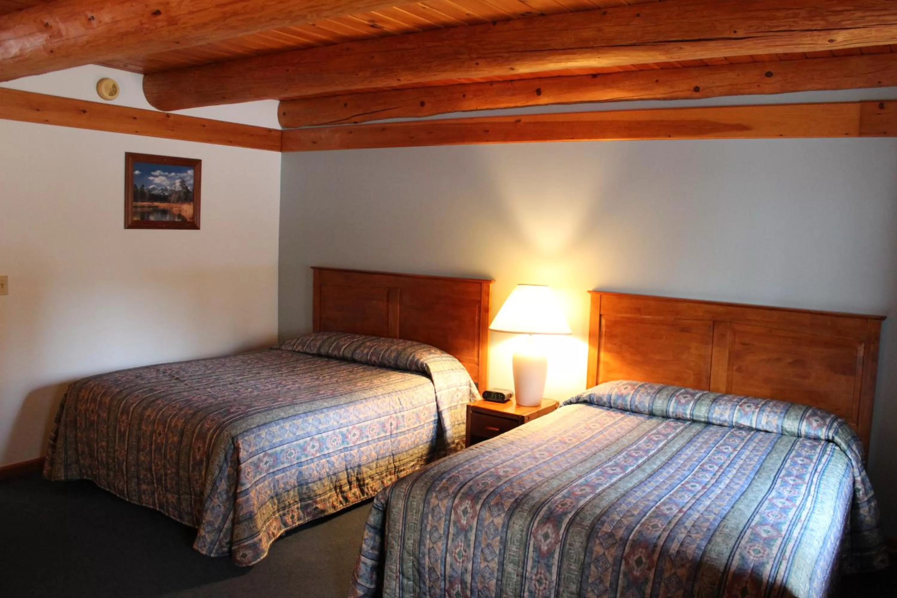 Bed in Nootka Lodge