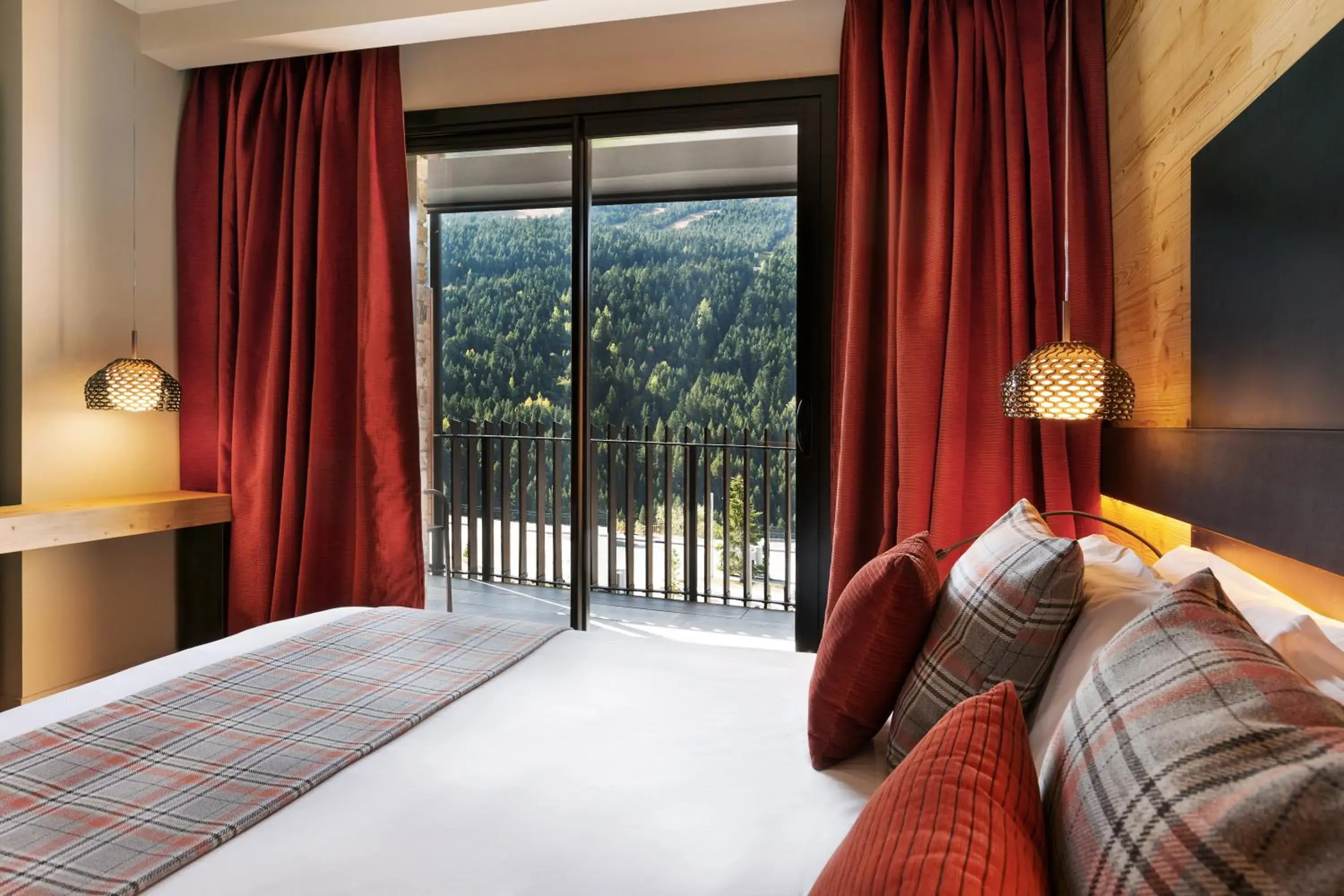 Deluxe Double or Twin Room in Park Piolets MountainHotel & Spa Deluxe Double or Twin Room in Park Piolets MountainHotel & Spa