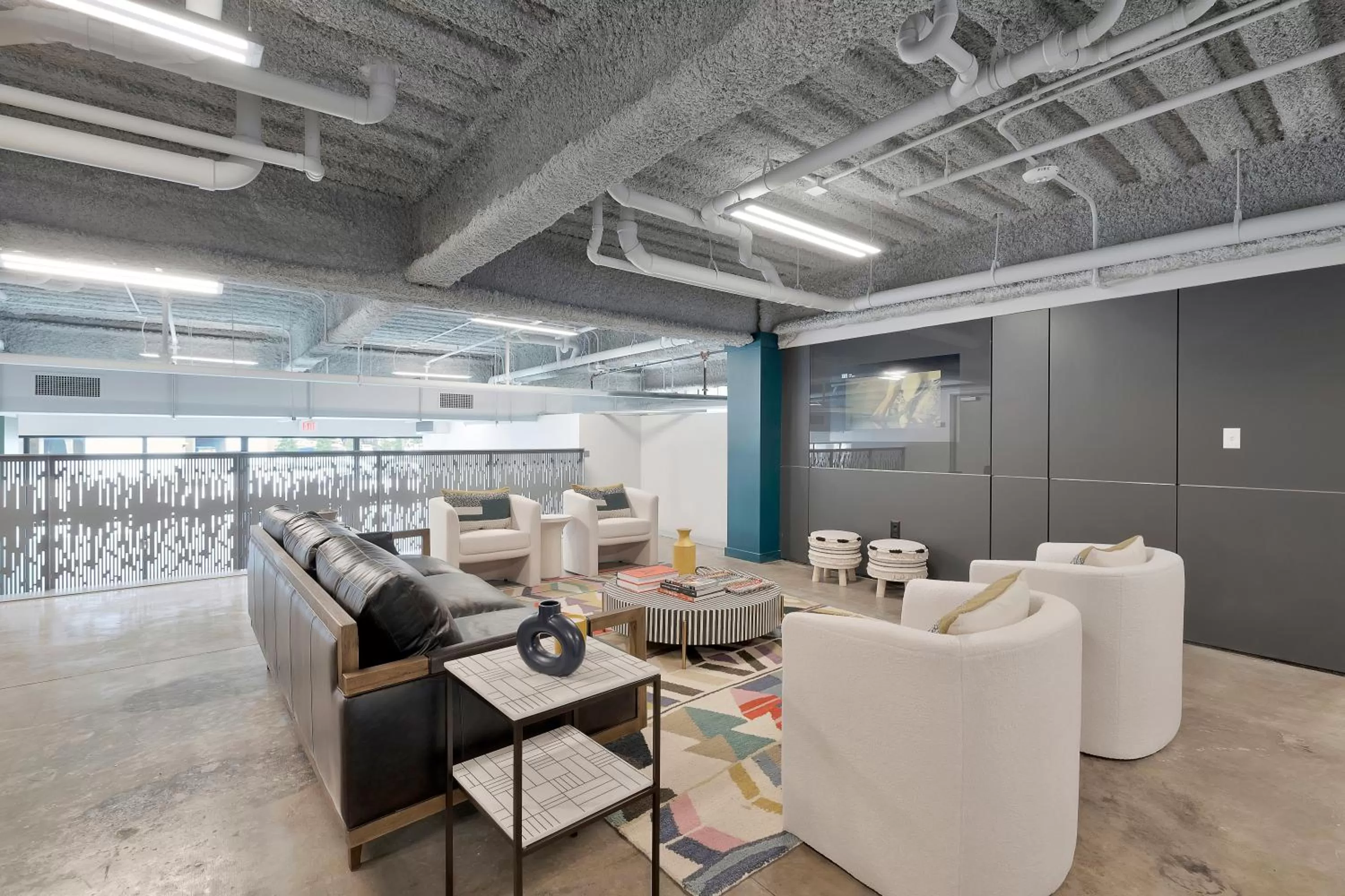 Communal lounge/ TV room in Mint House Birmingham - Downtown