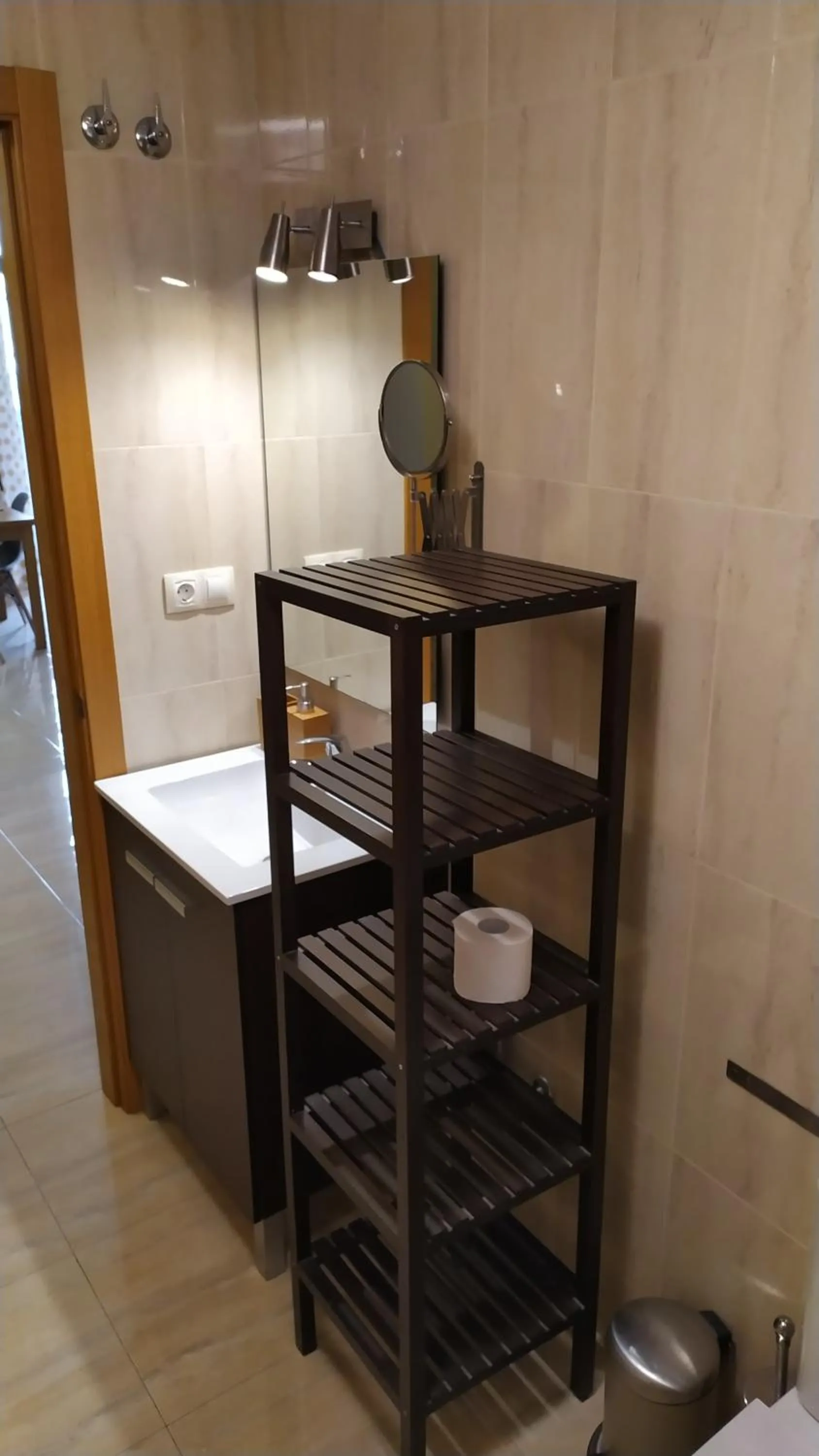 Bathroom, Bed in Life Apartments Alameda Colón