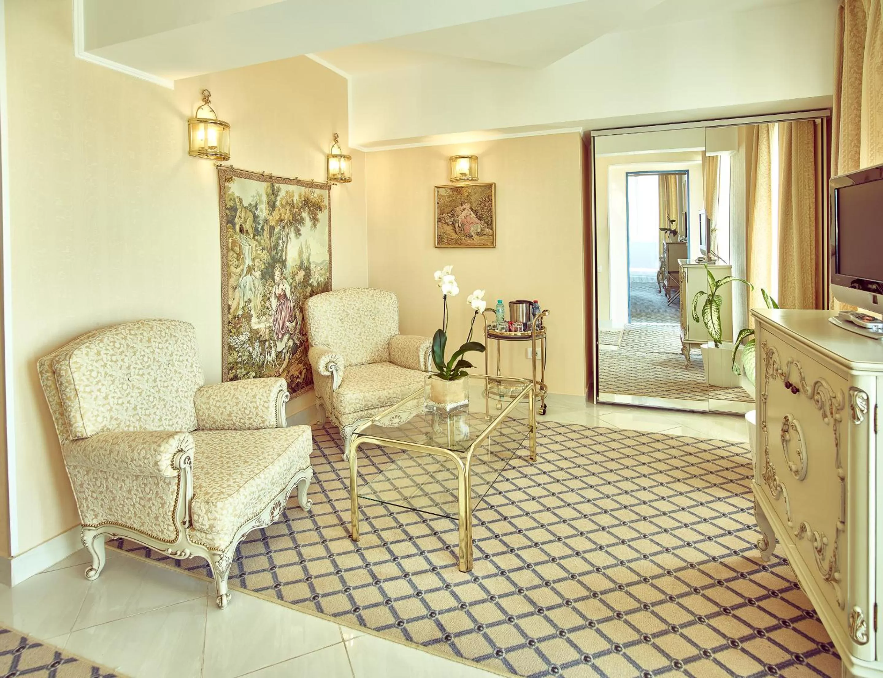 Seating area in Continental Forum Arad