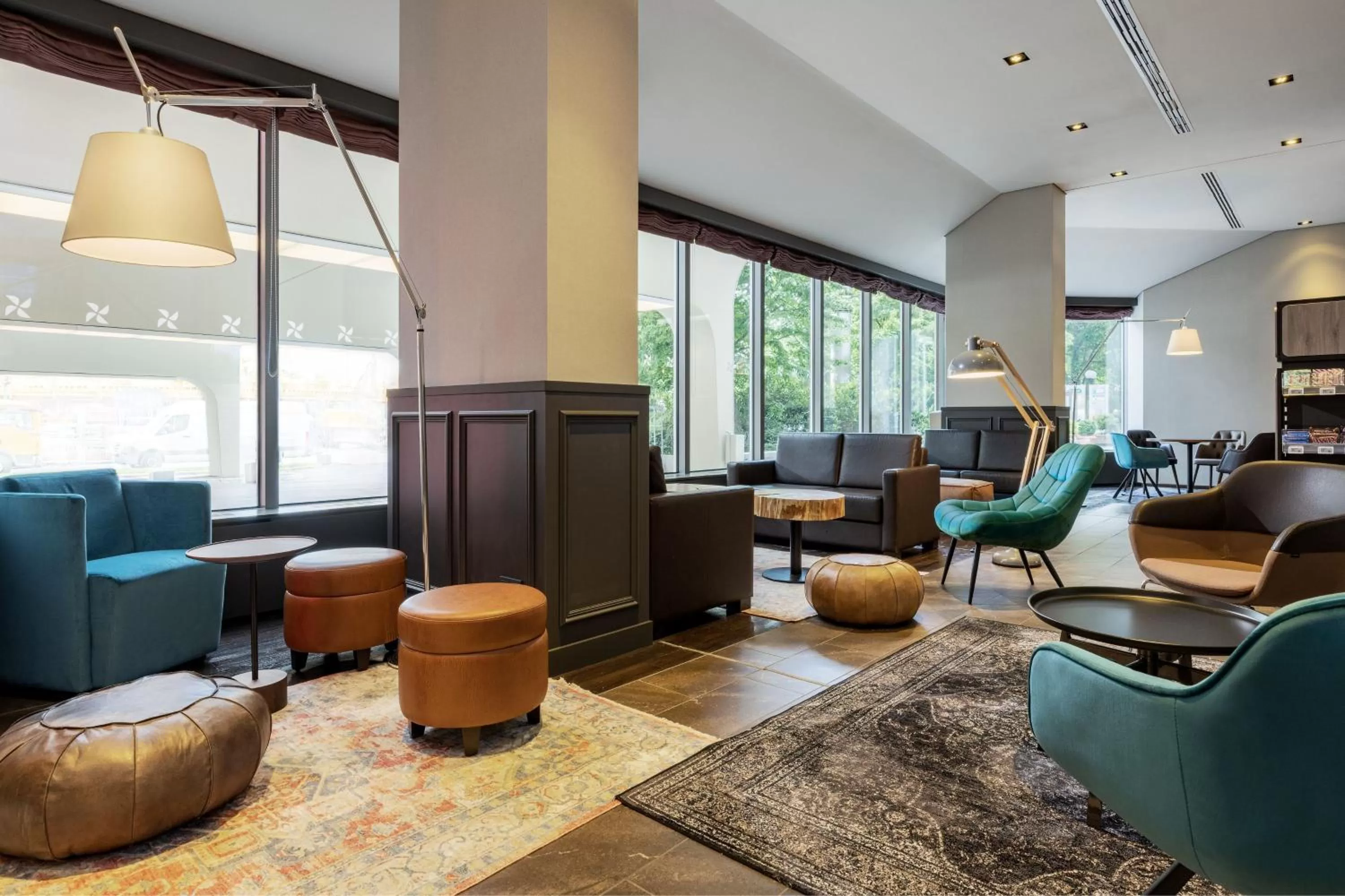 Lobby or reception in Four Points by Sheraton Munich Arabellapark