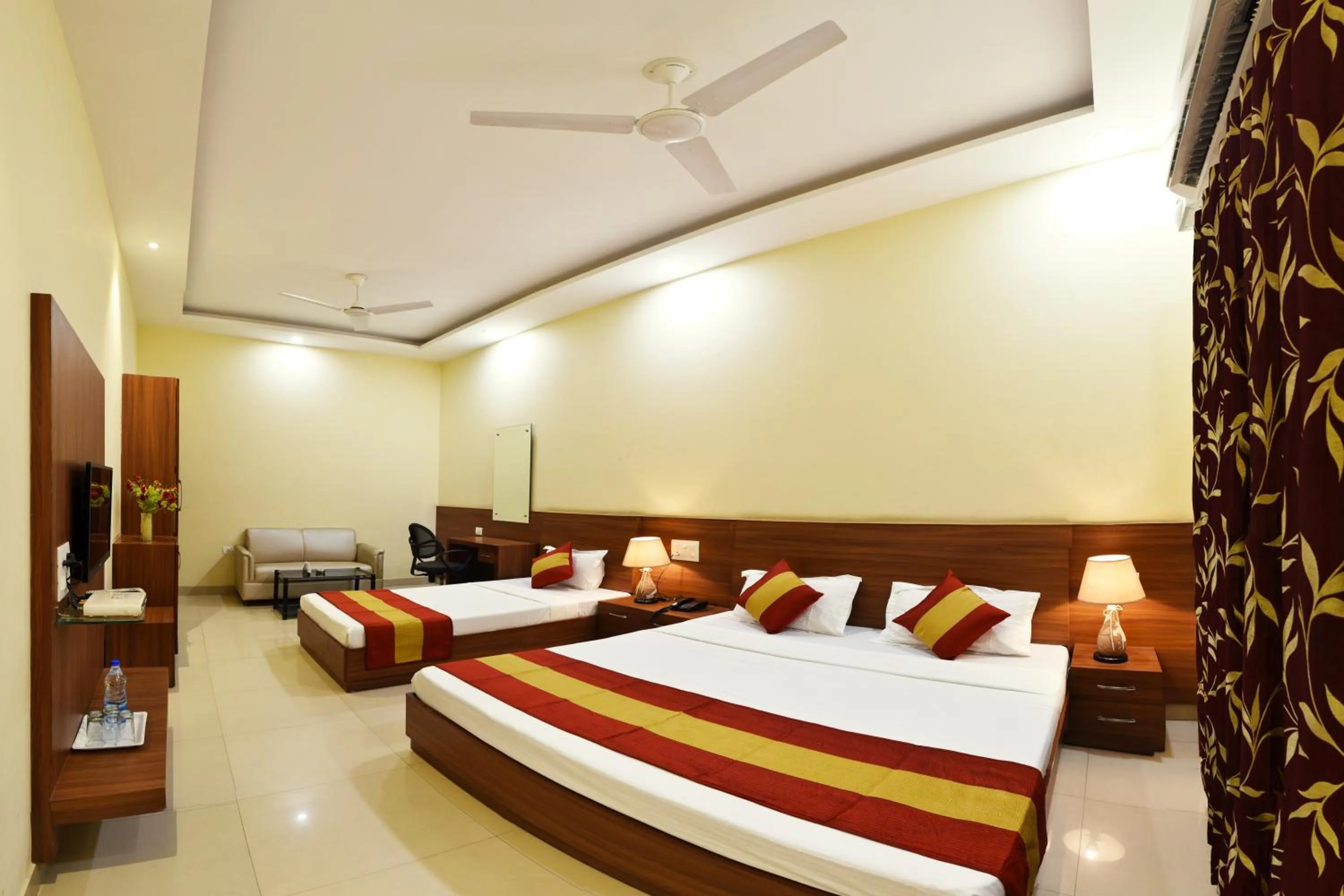 Bedroom, Bed in Hotel Palace