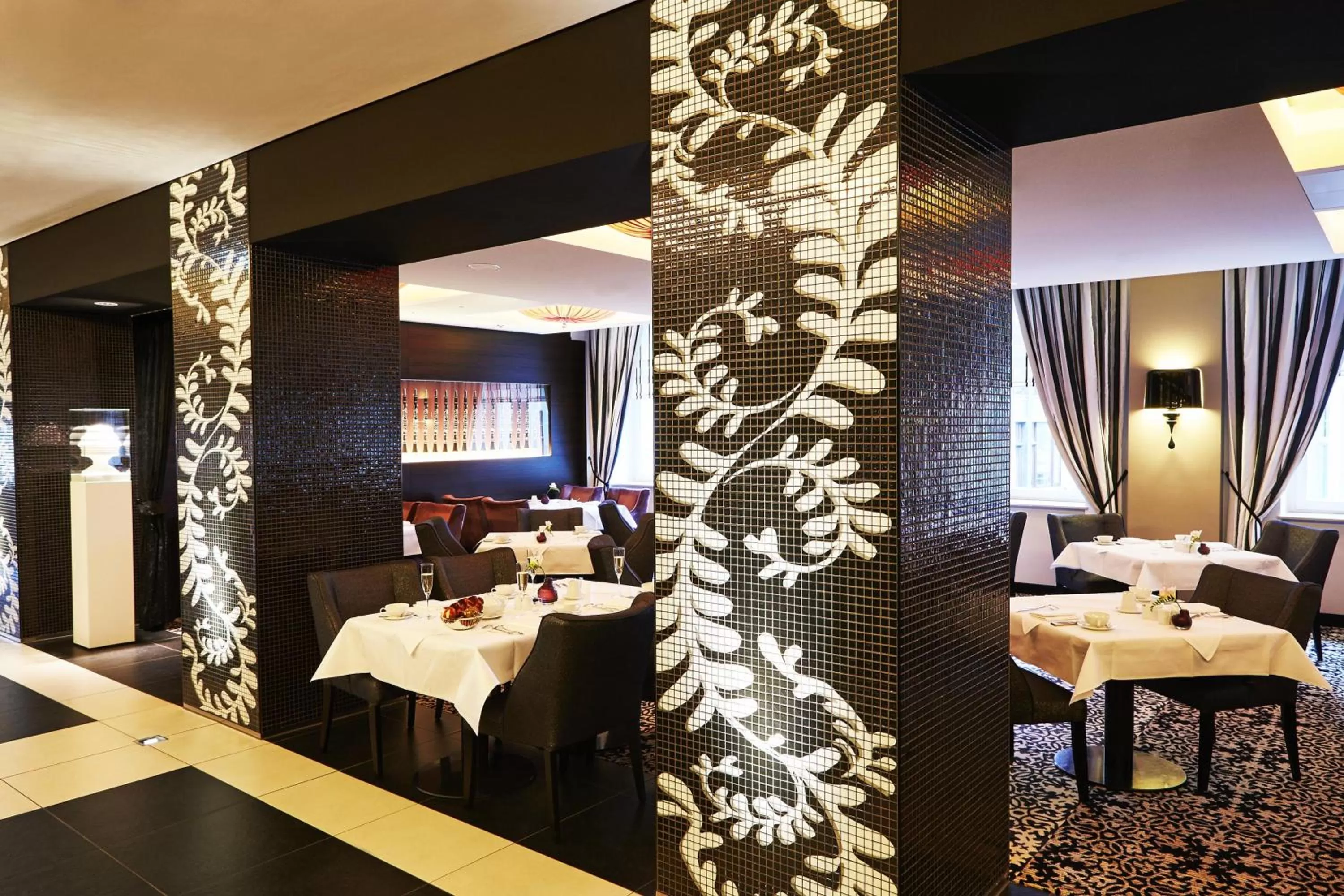 Restaurant/places to eat in Steigenberger Icon Grandhotel Handelshof Leipzig