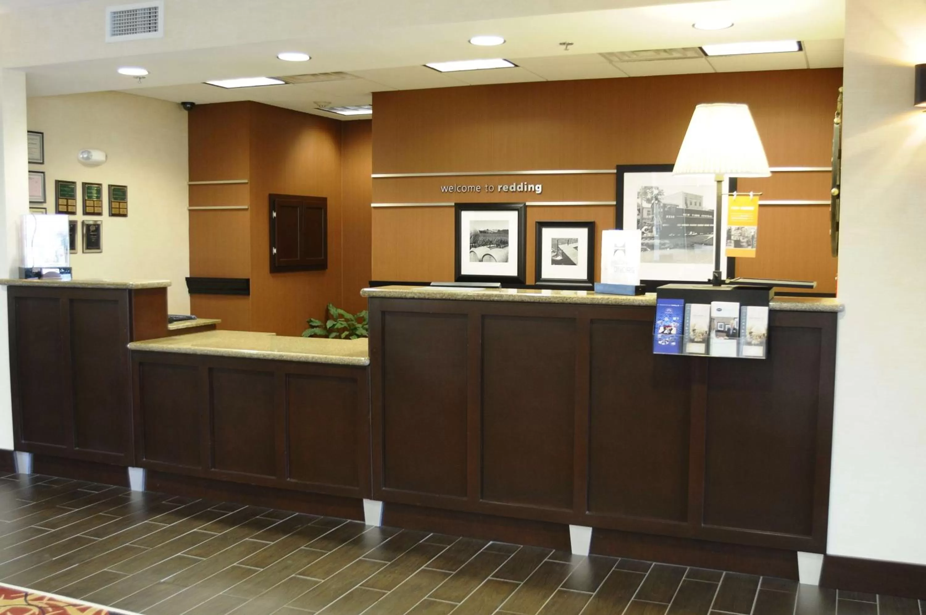 Lobby or reception in Hampton Inn & Suites Redding