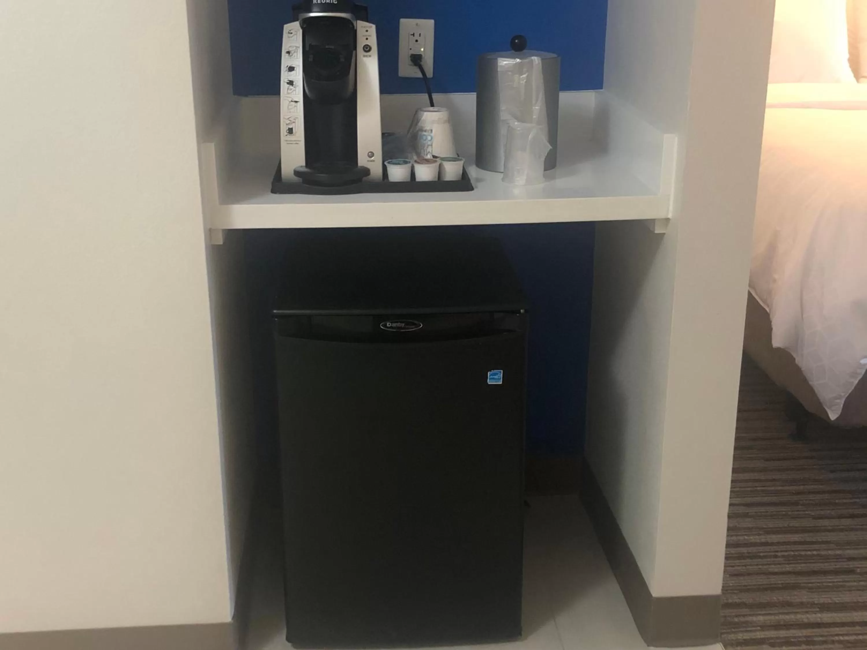 Deluxe Twin Room - Mobility Access Tub in Holiday Inn Express Hillsboro I-35, an IHG Hotel