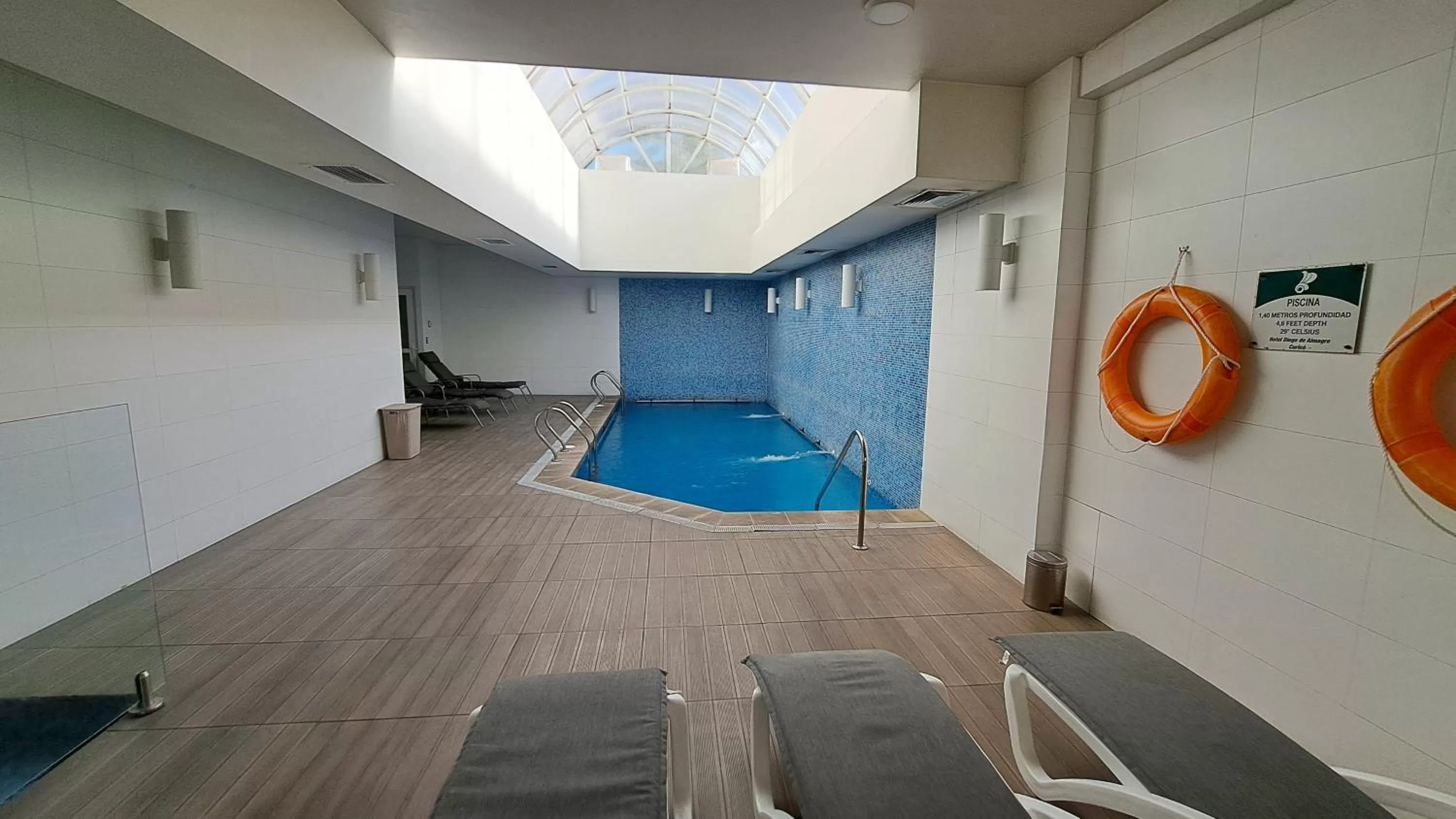 Swimming pool in Hotel Diego de Almagro Curicó