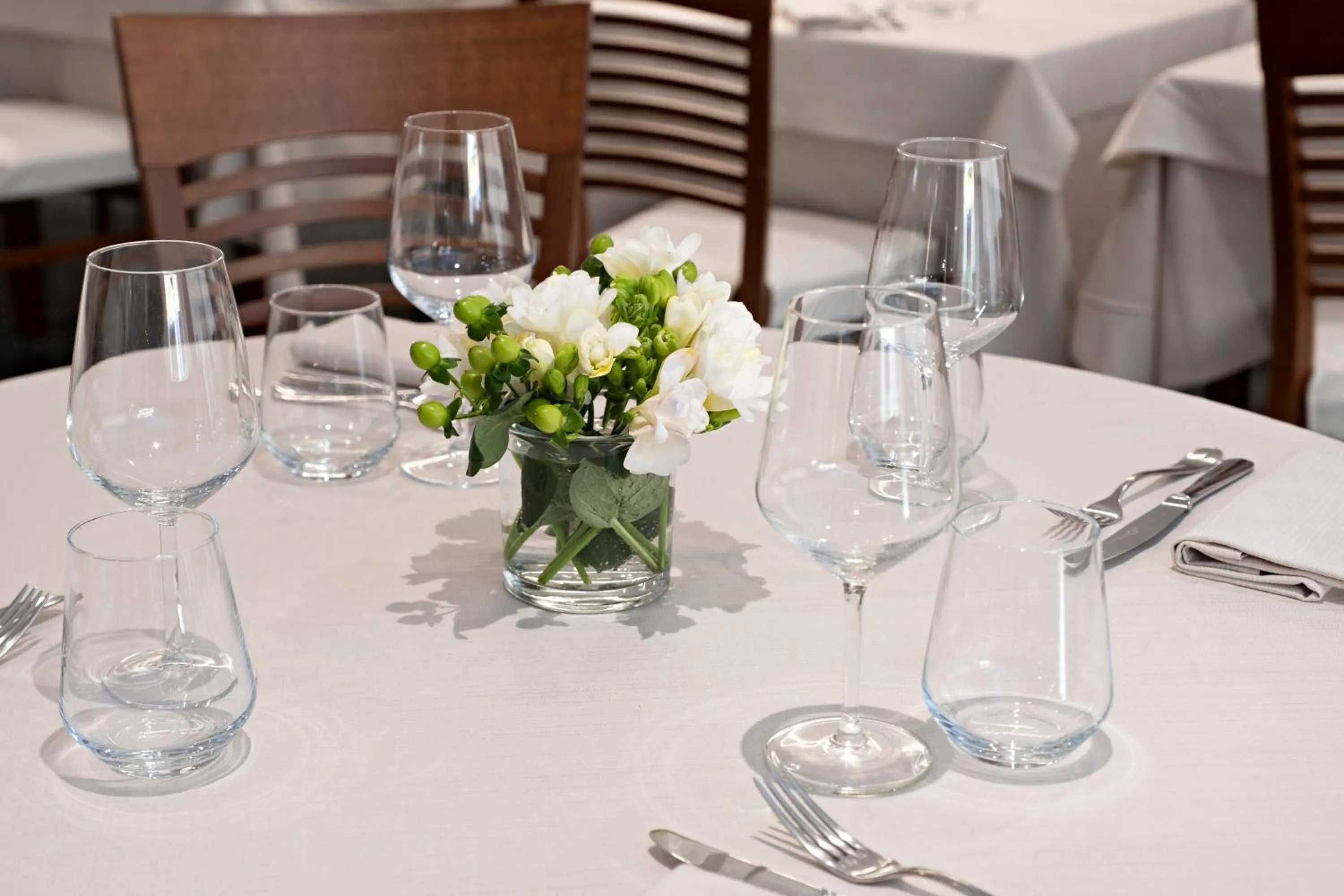 Restaurant/places to eat in Hotel Mirage