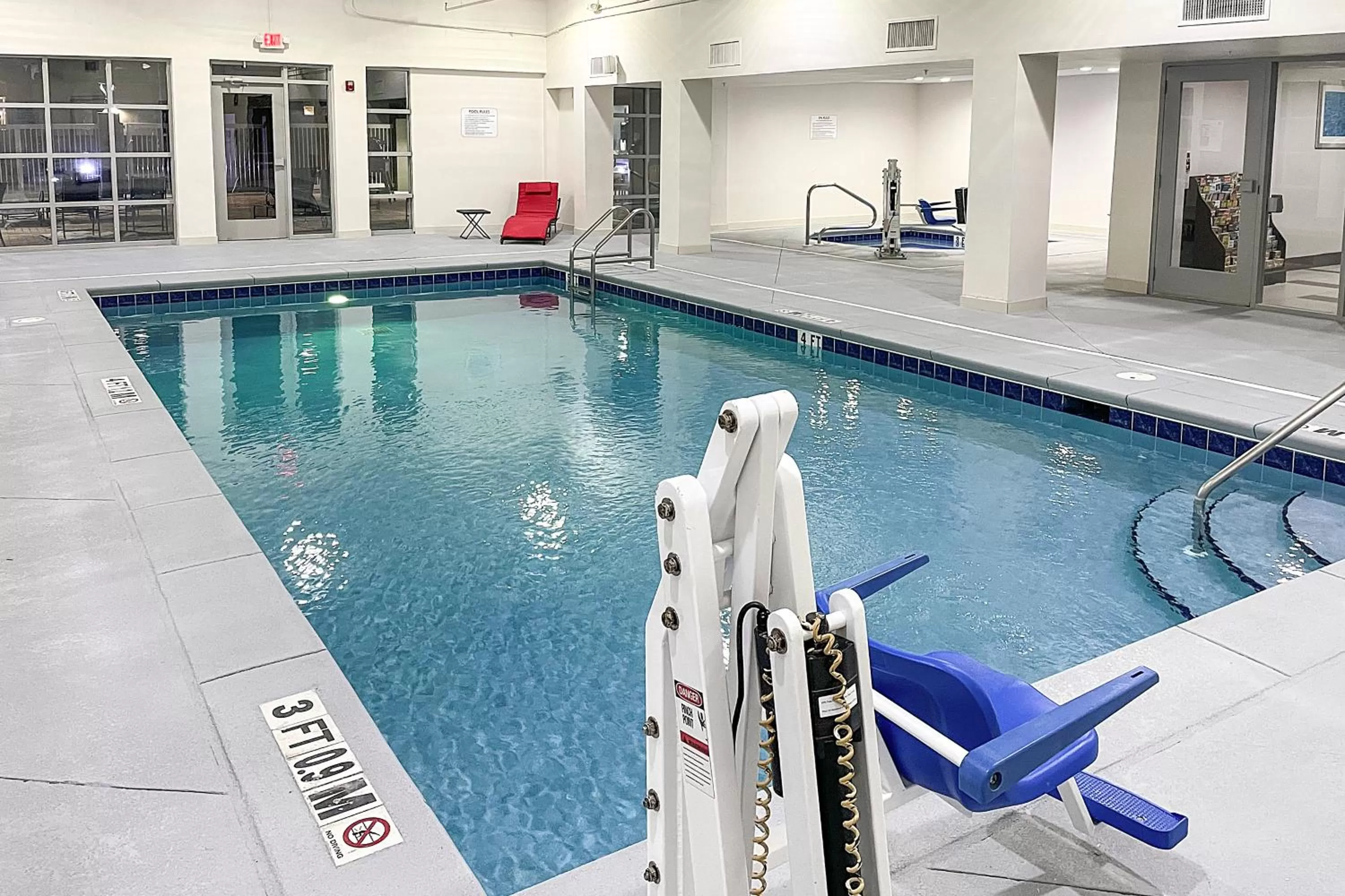 Swimming pool in Wingate by Wyndham Panama City Area Lynn Haven