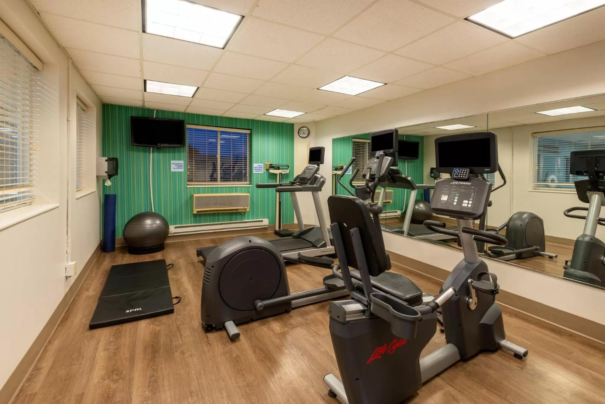 Fitness centre/facilities in Holiday Inn Express Vermilion by IHG