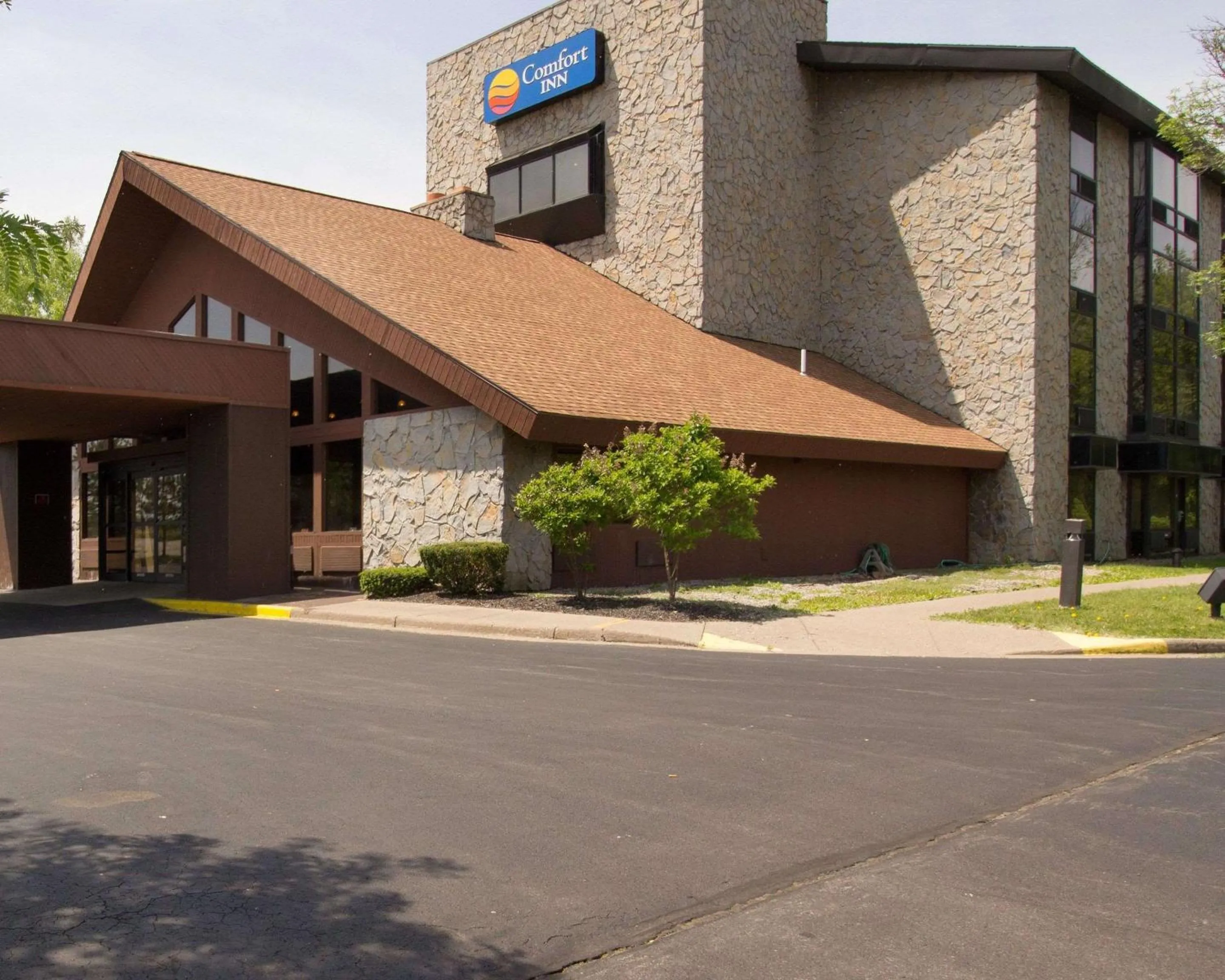 Property building in Comfort Inn & Suites Syracuse-Carrier Circle