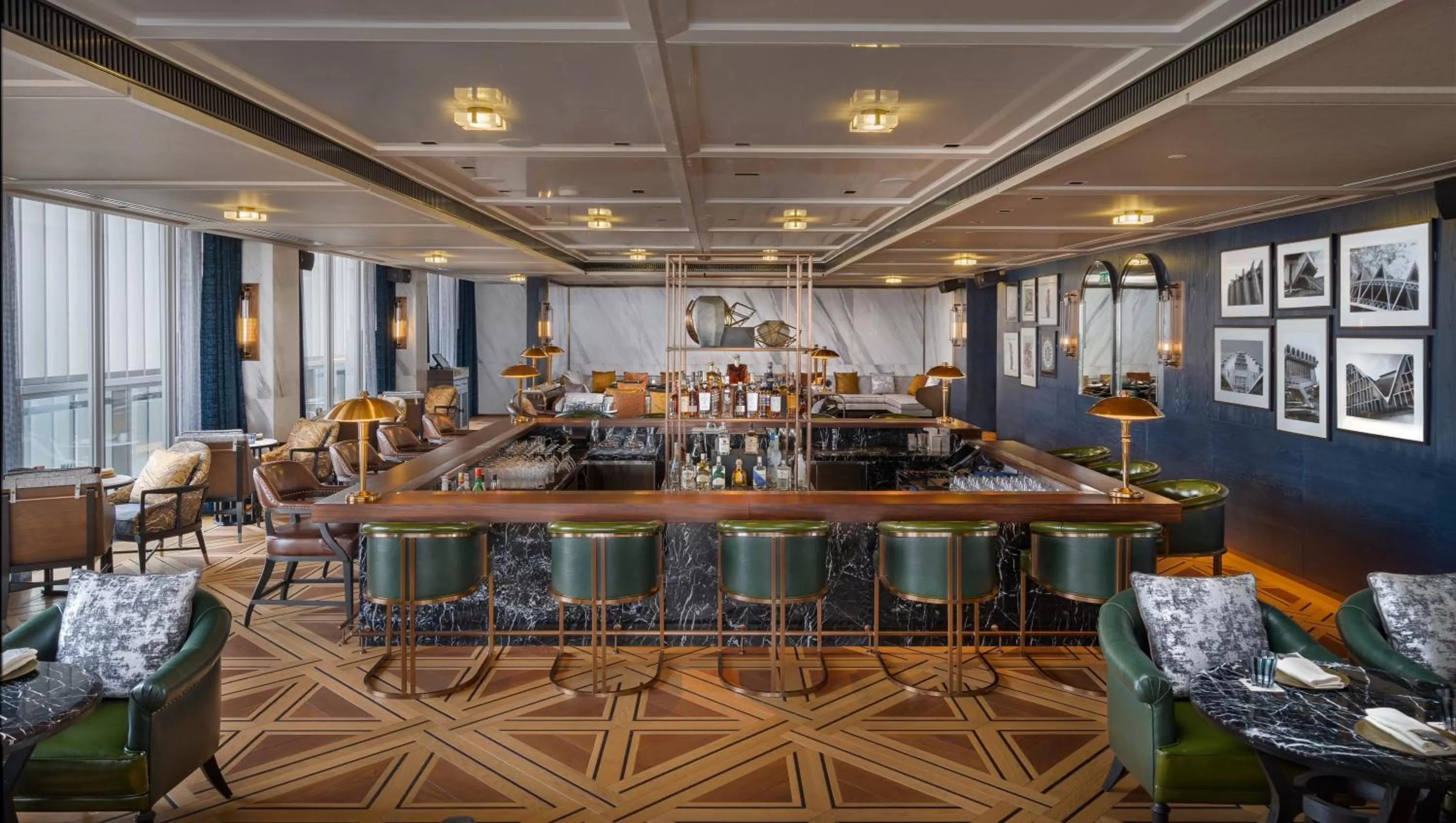 Lounge or bar in Hyatt Regency Phnom Penh