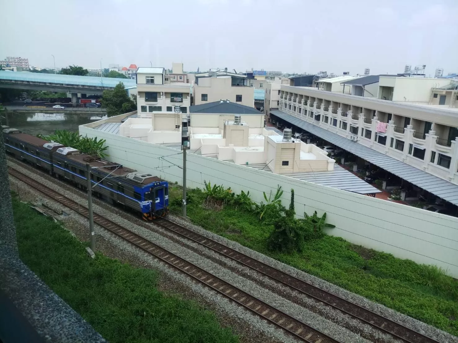 Restaurant/places to eat in Moon Area Motel