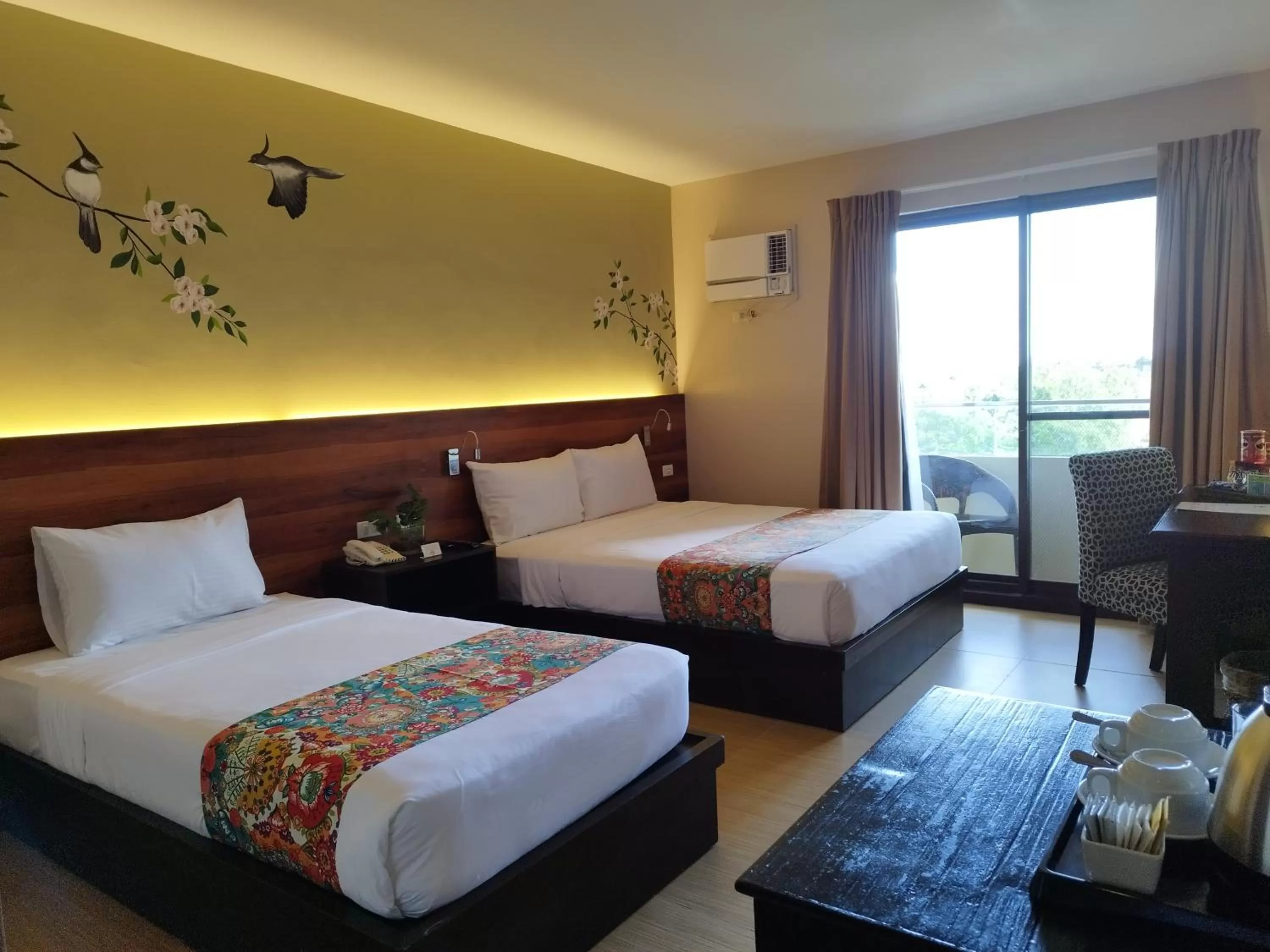 Bed in Hotel Kimberly Tagaytay