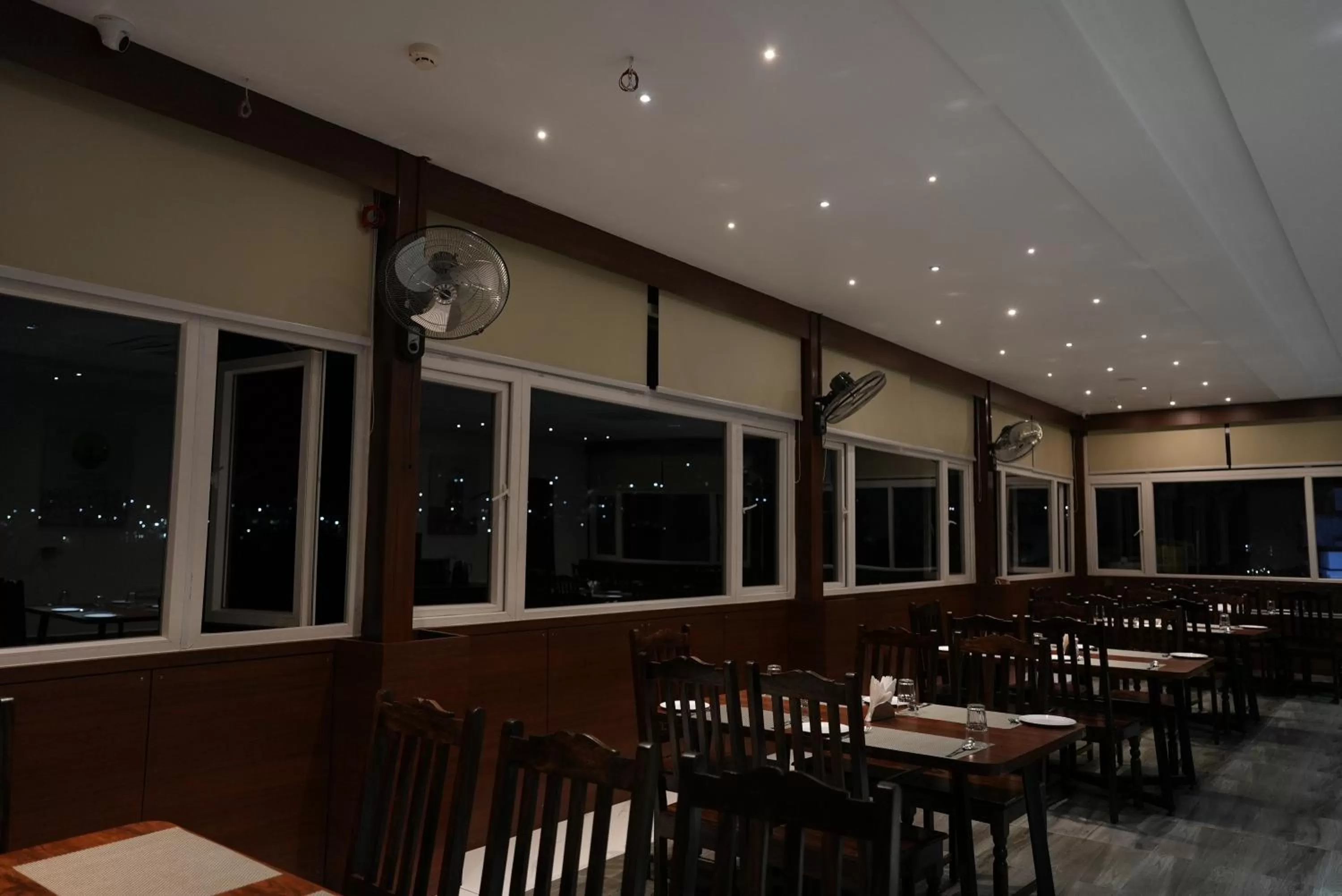 Restaurant/places to eat in Eden Park Boutique Hotel