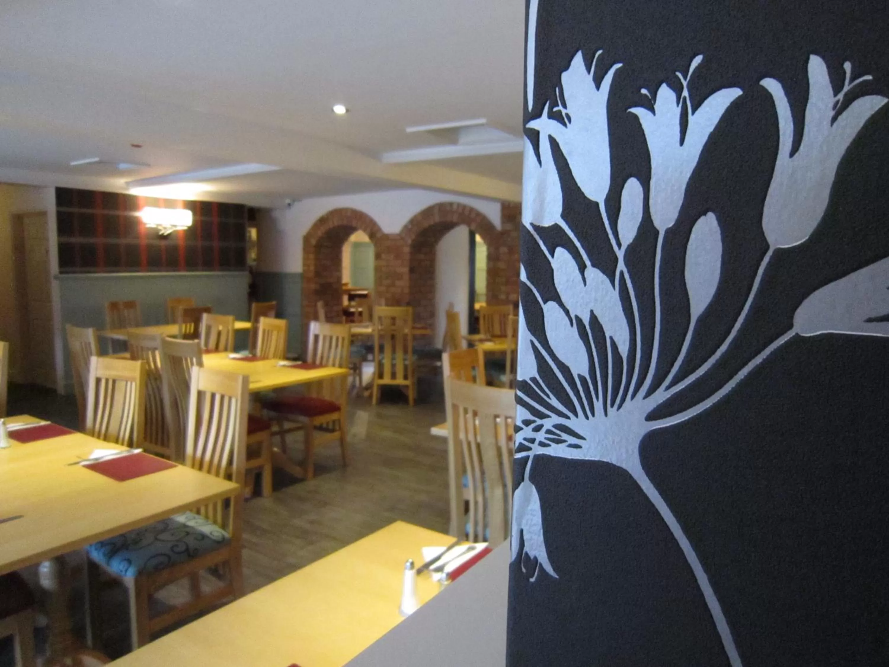 Restaurant/places to eat in The Wheatsheaf