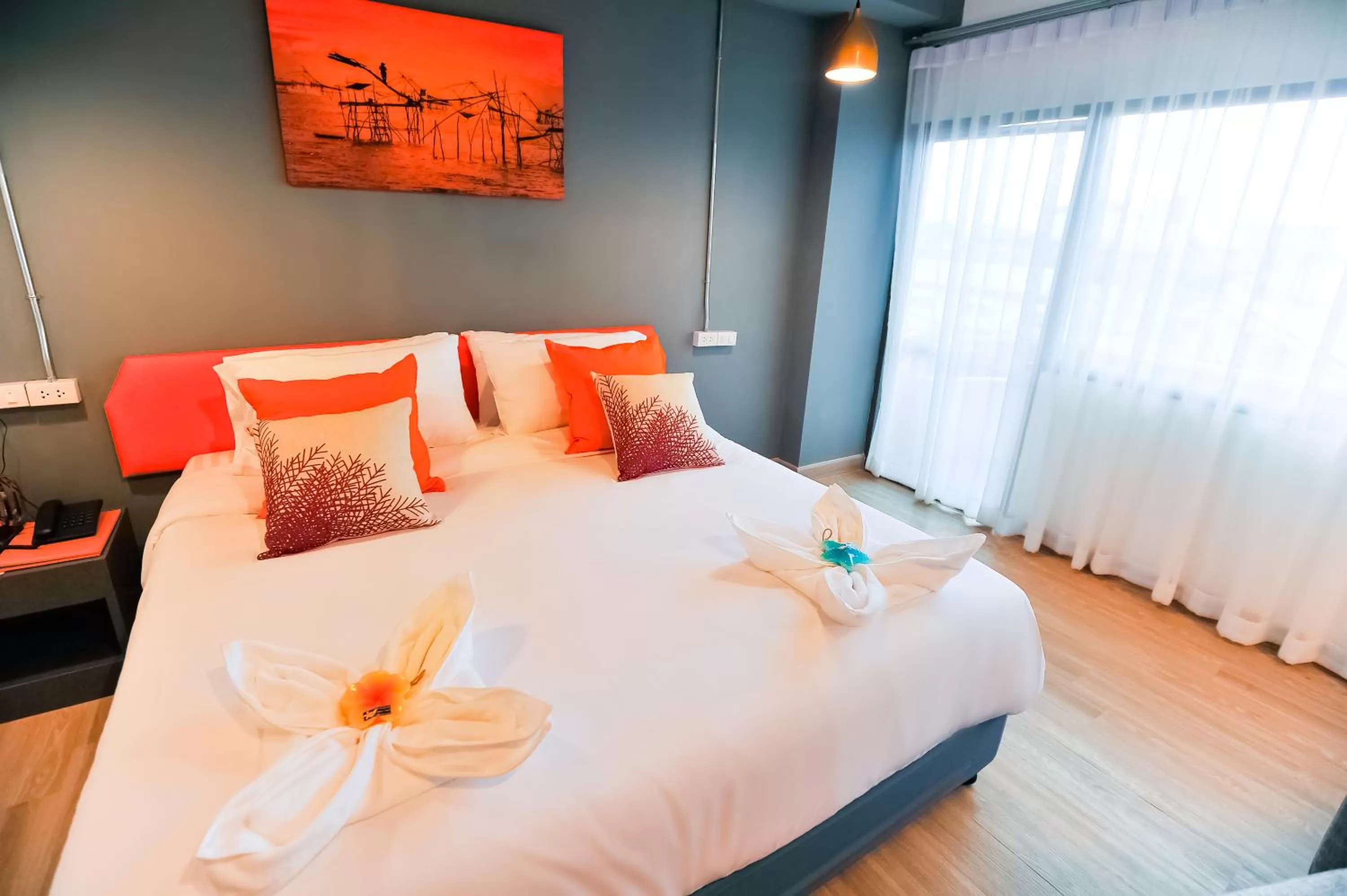 Bed in 7 Stays Pattaya Hotel