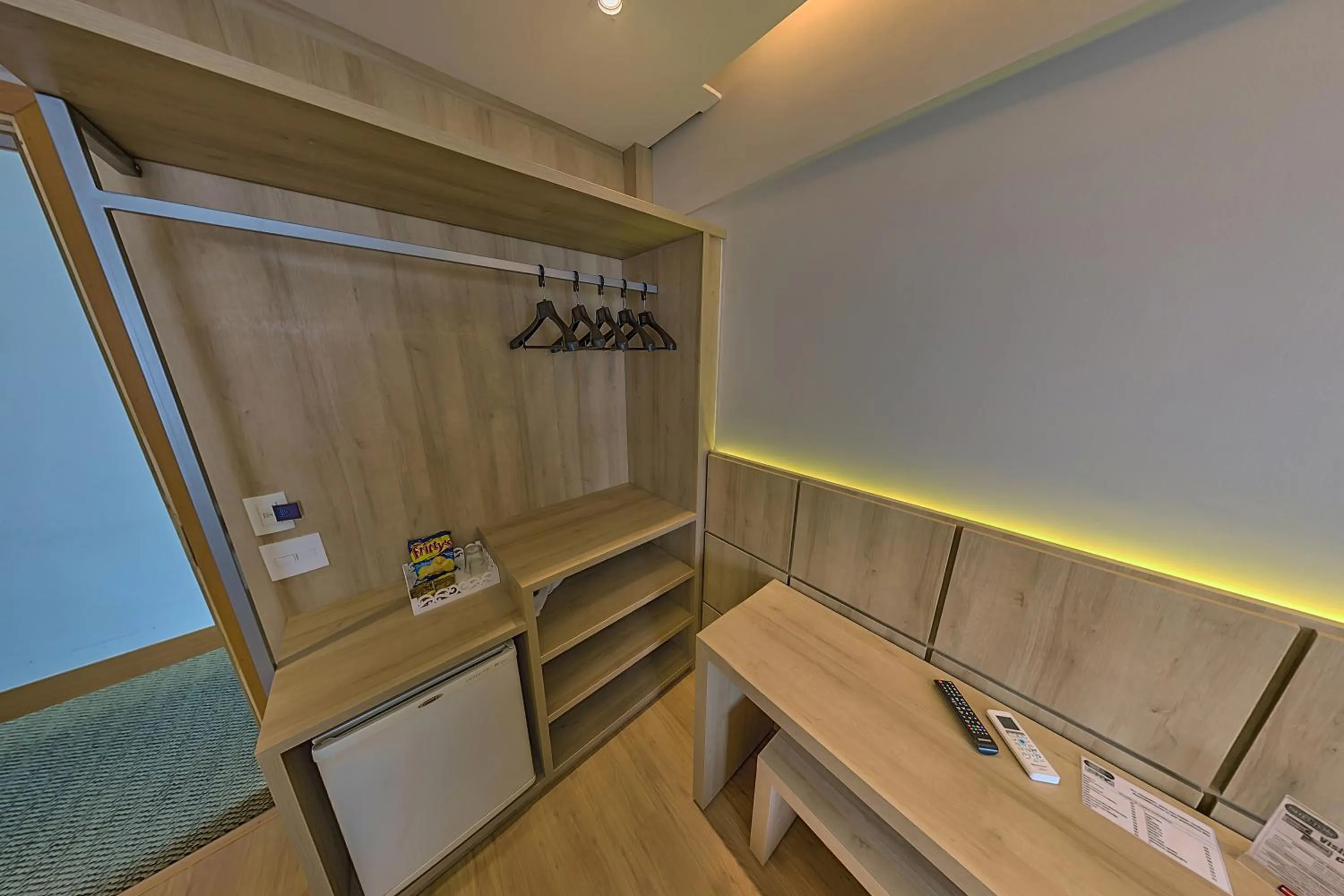 Photo of the whole room in Hotel Shelton