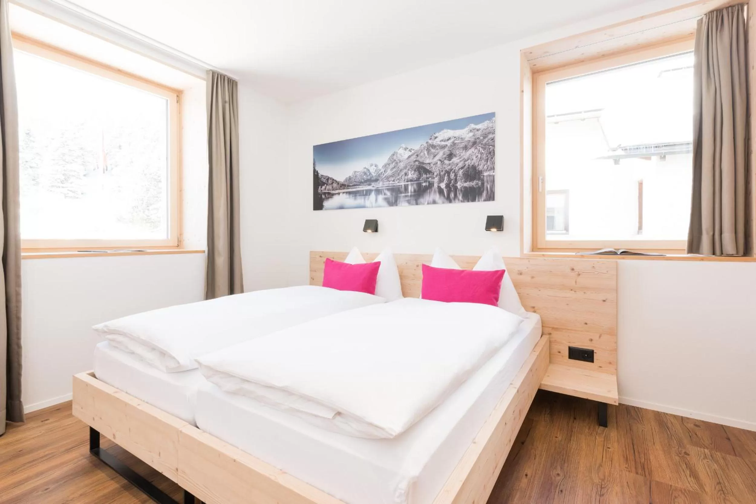 Photo of the whole room, Bed in Berghotel Randolins