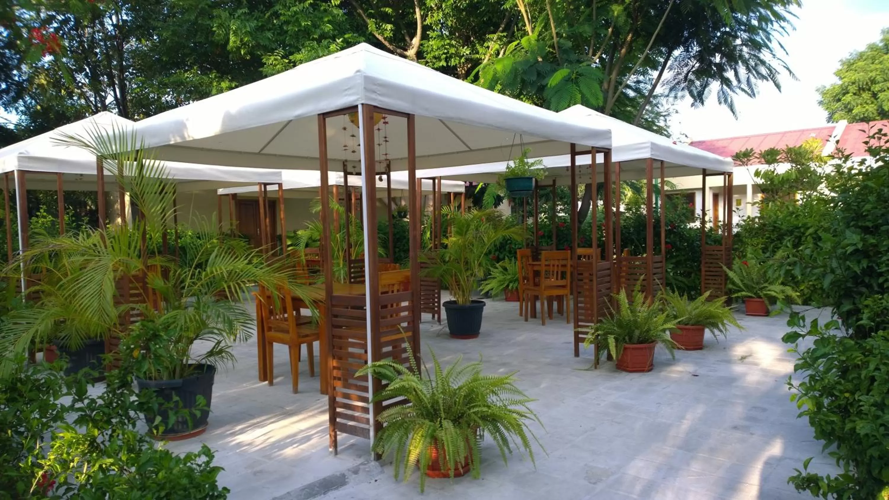 Restaurant/places to eat in Malinamoc Paradise