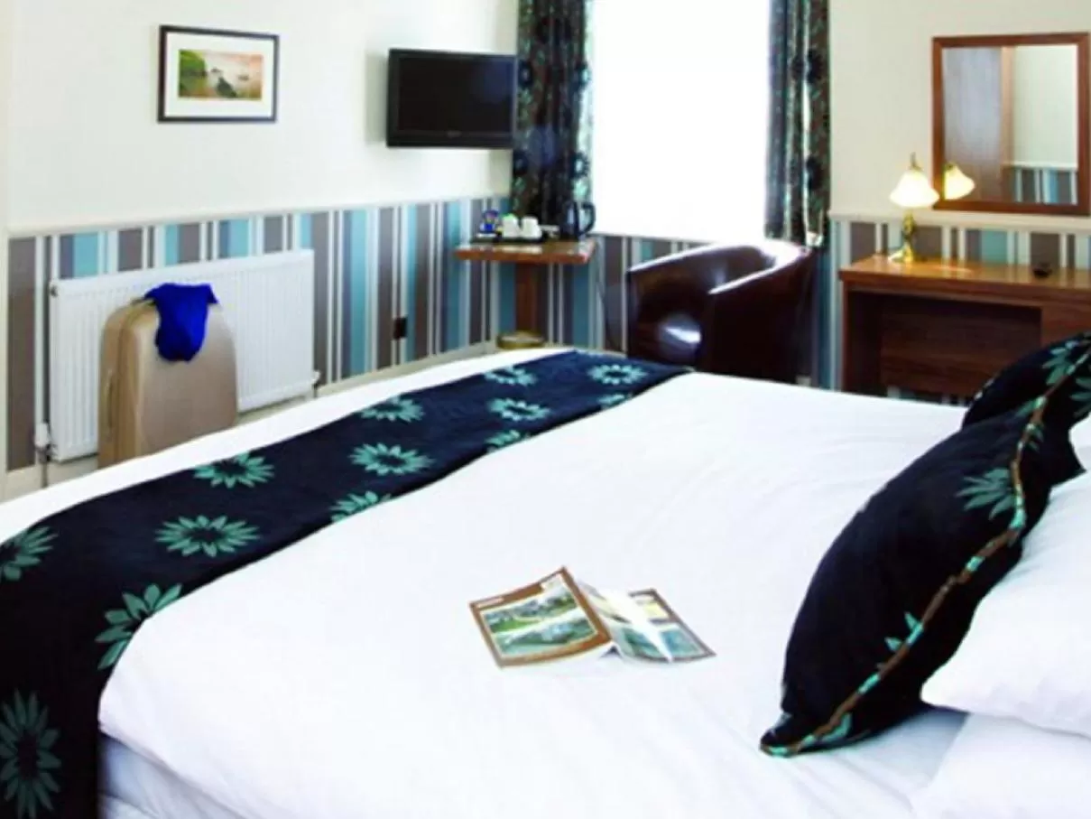 Bedroom, Bed in The Railway Inn