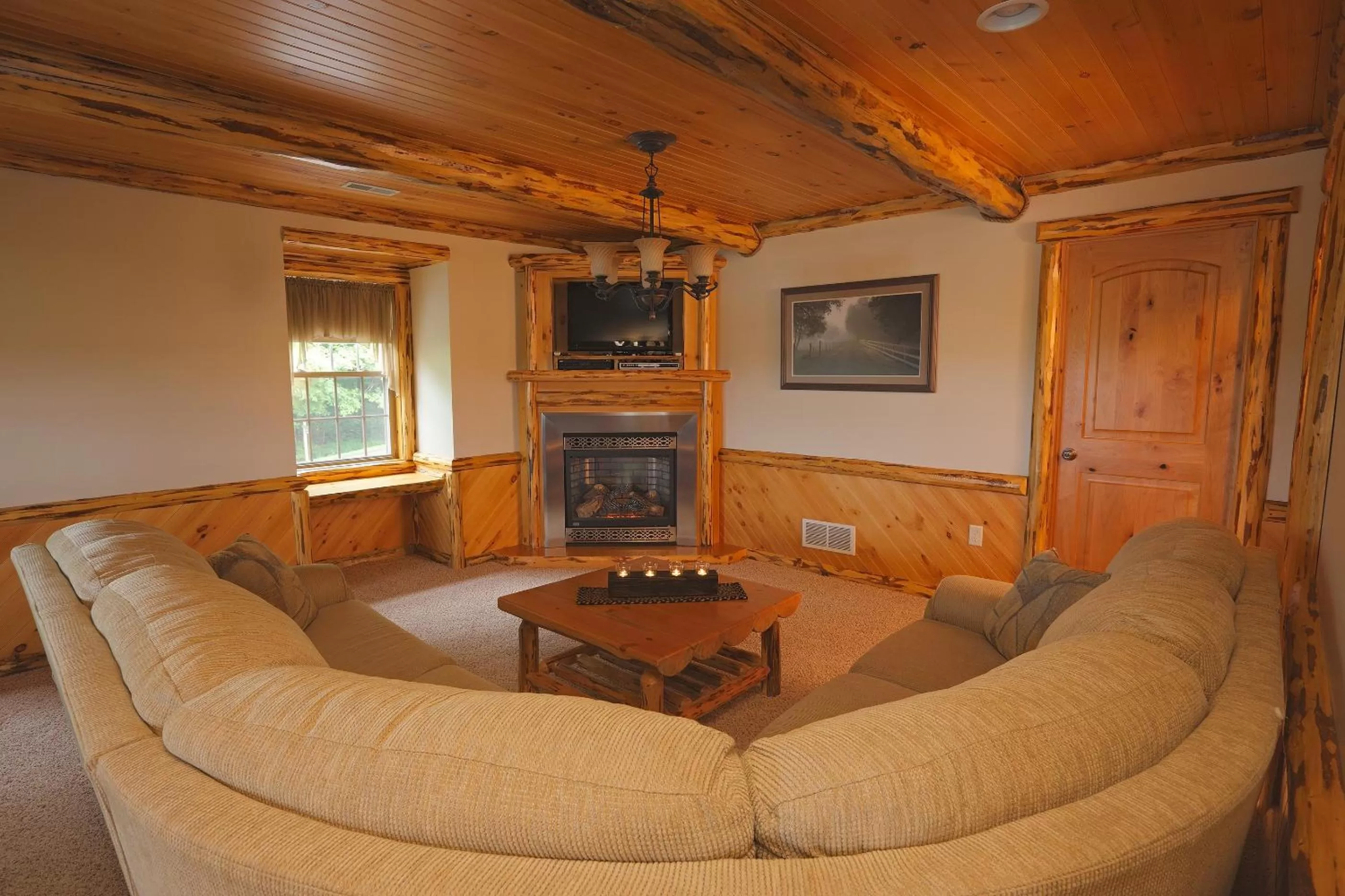 Sojourner's Lodge & Log Cabin Suites