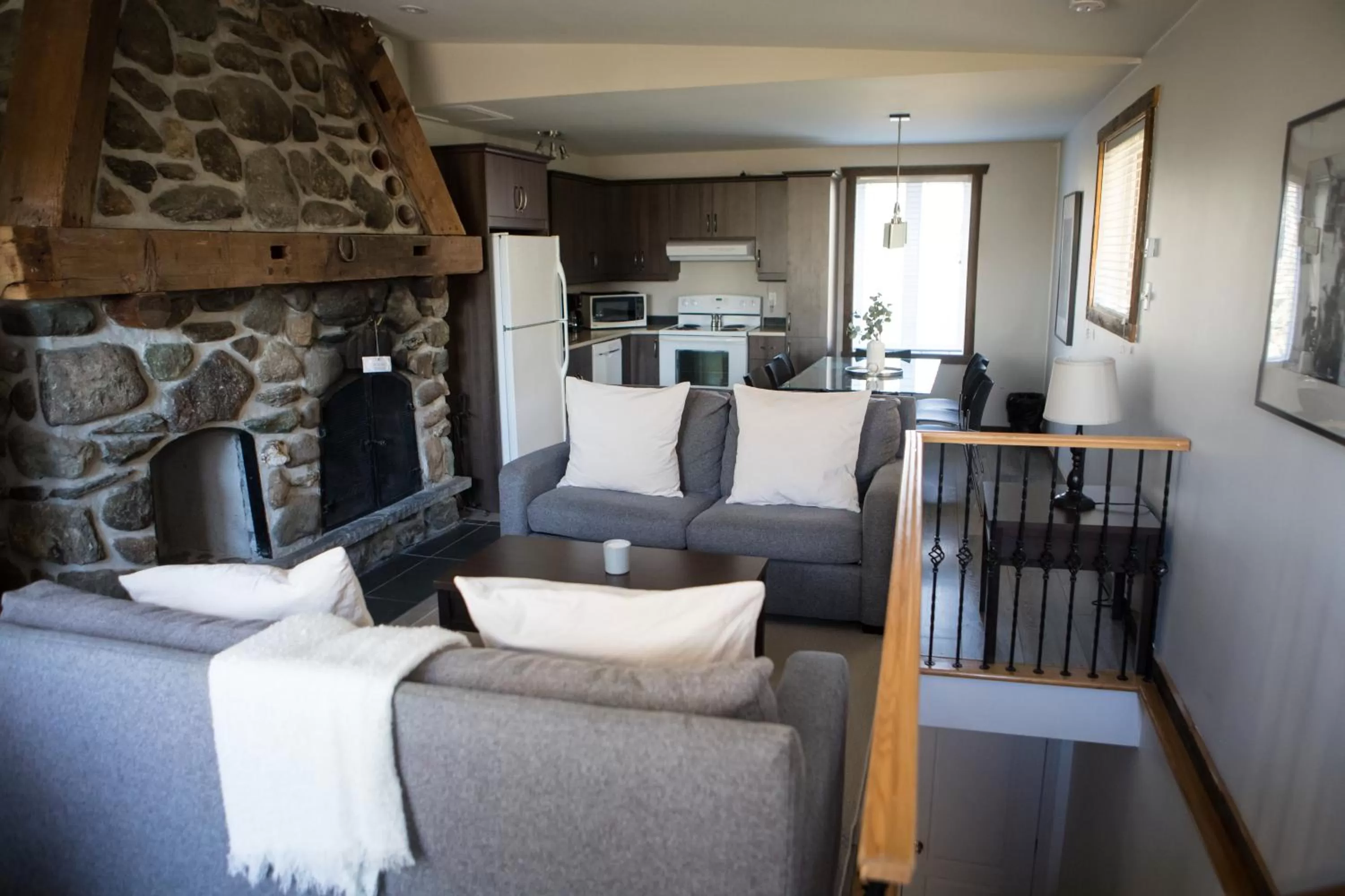 Seating Area in Le Montagnard, Auberge Hôtel & Chalets