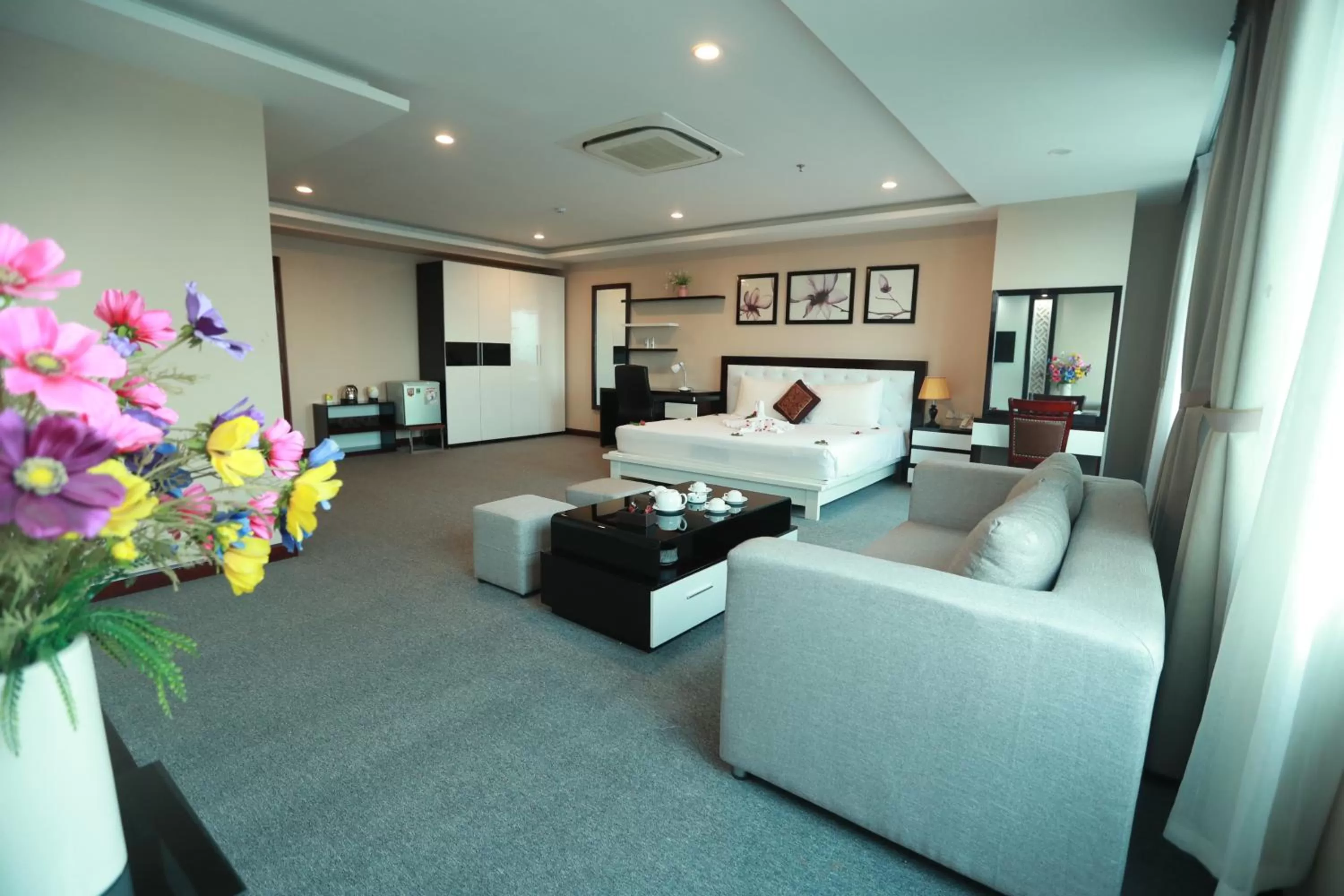 Bed in Kim Thai Hotel