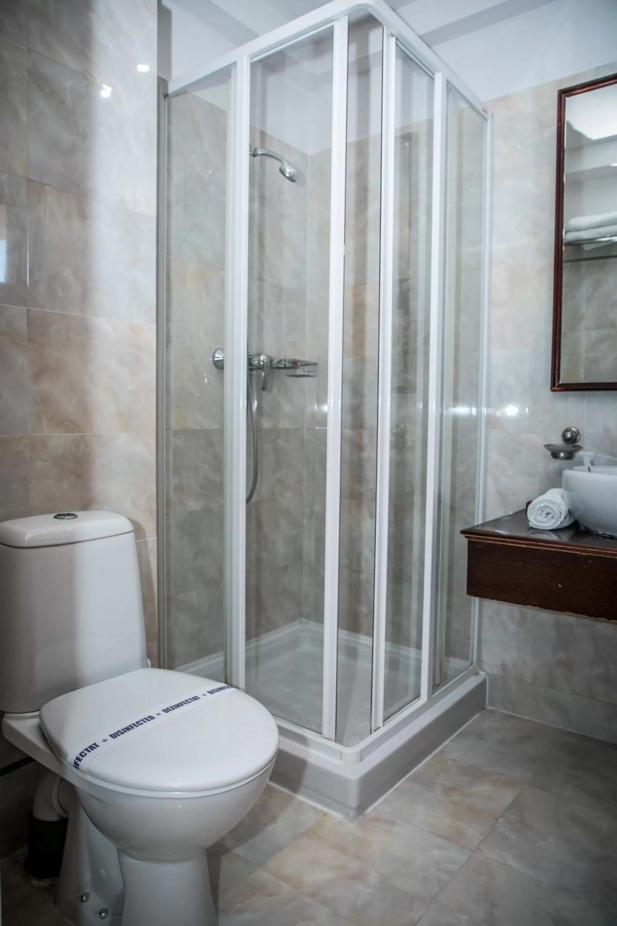 Shower in Hotel Megalos