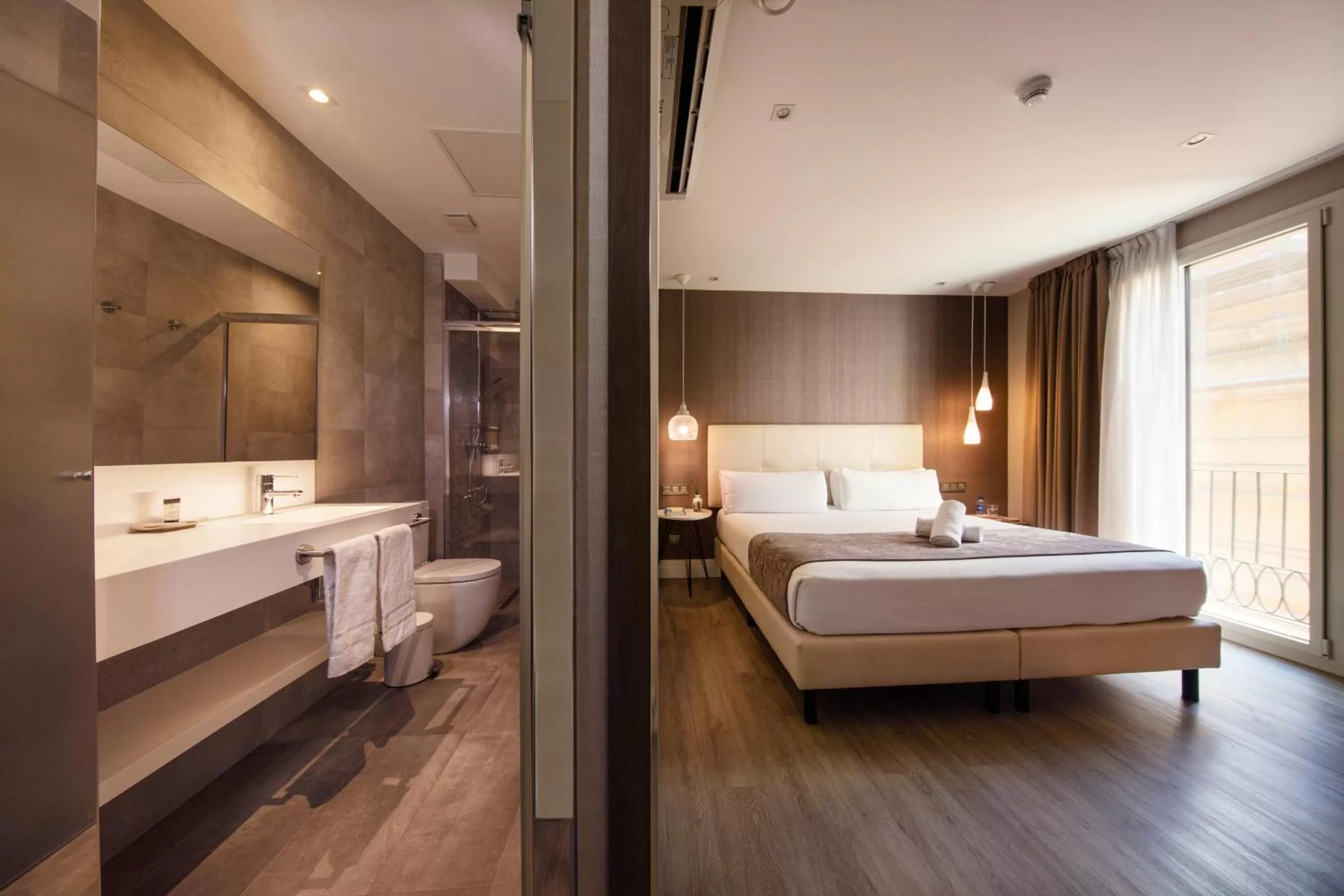 Photo of the whole room, Bed in Hotel Oasis