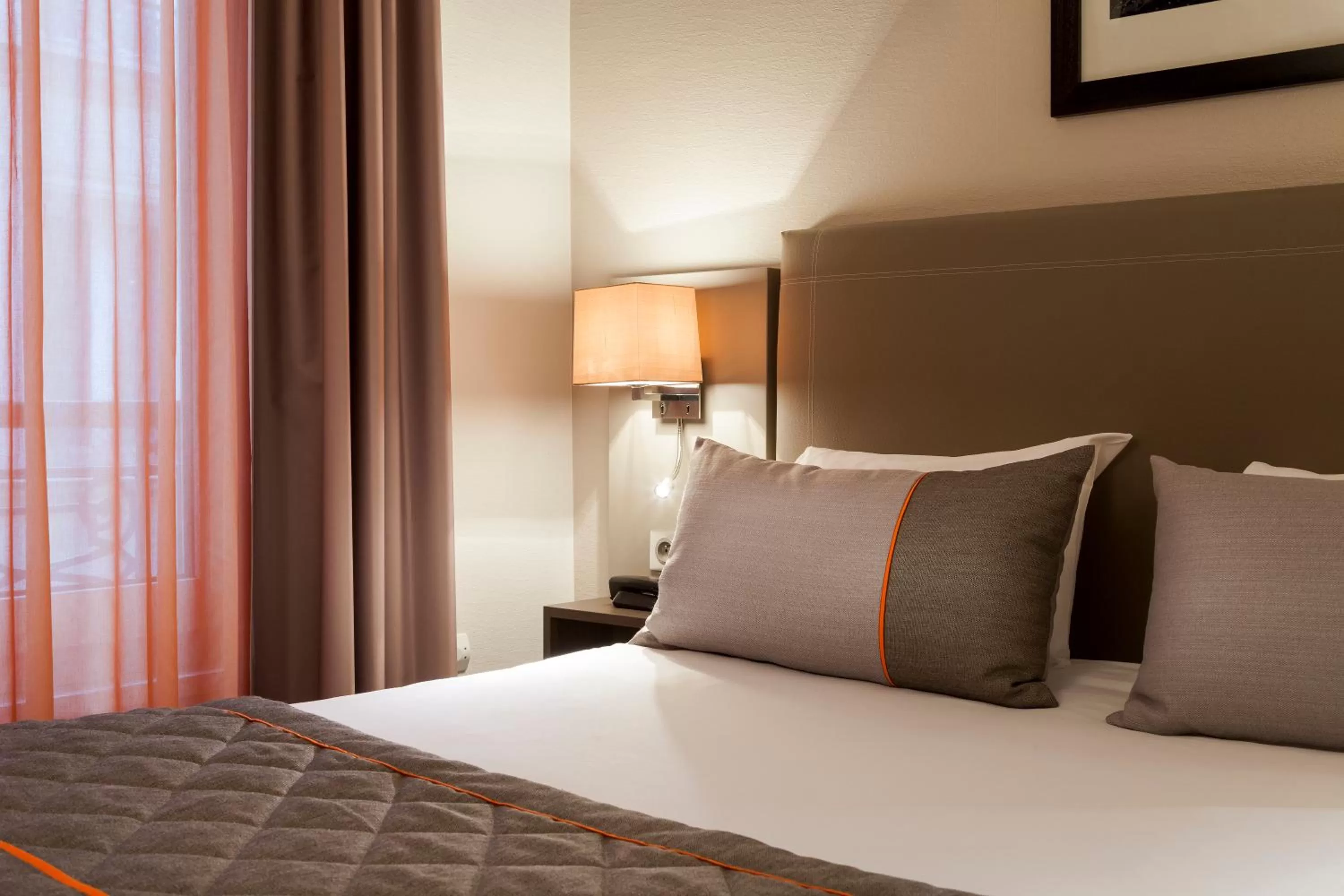 Bed in Timhotel Opera Madeleine