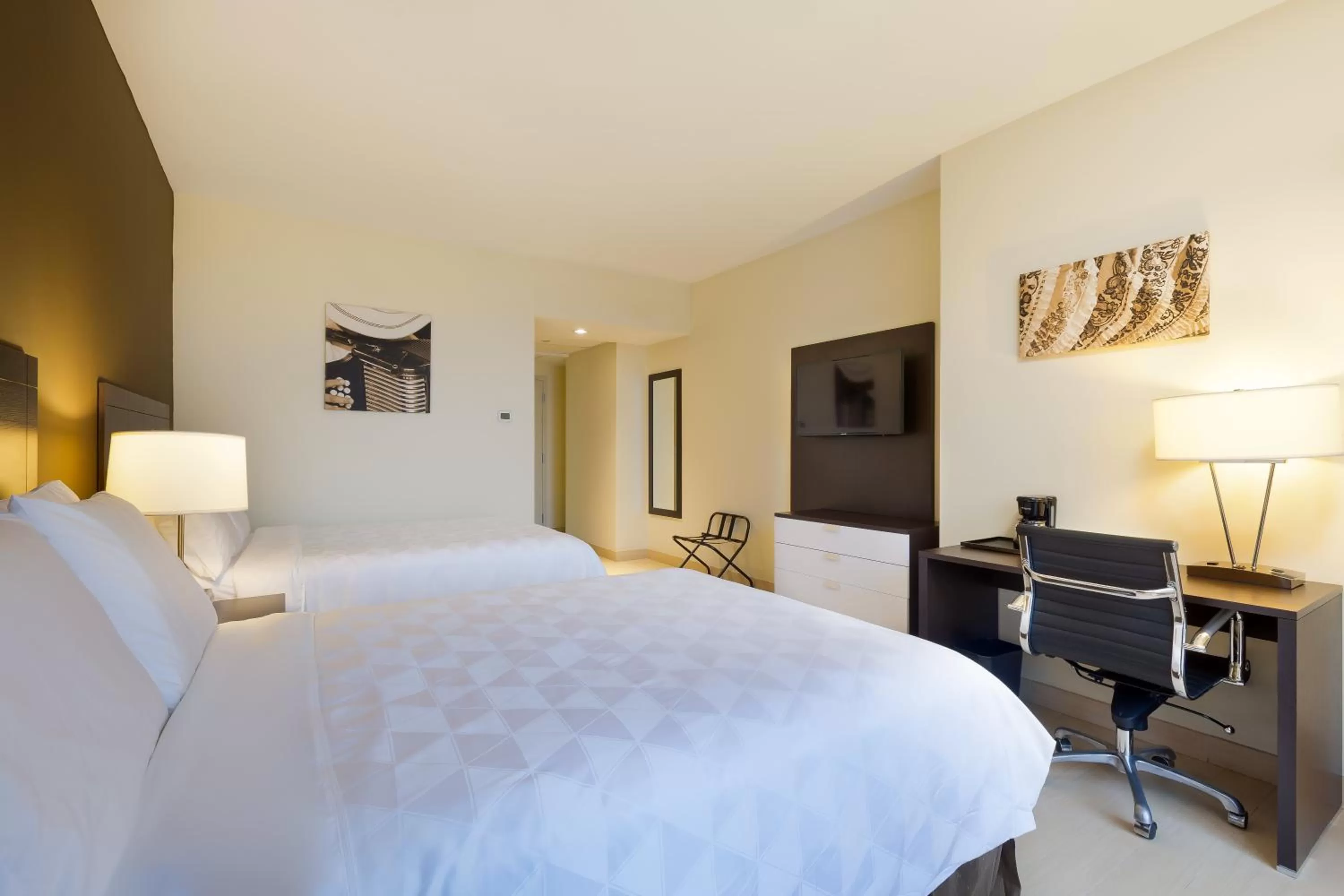 Photo of the whole room, Bed in Holiday Inn Panama Distrito Financiero by IHG