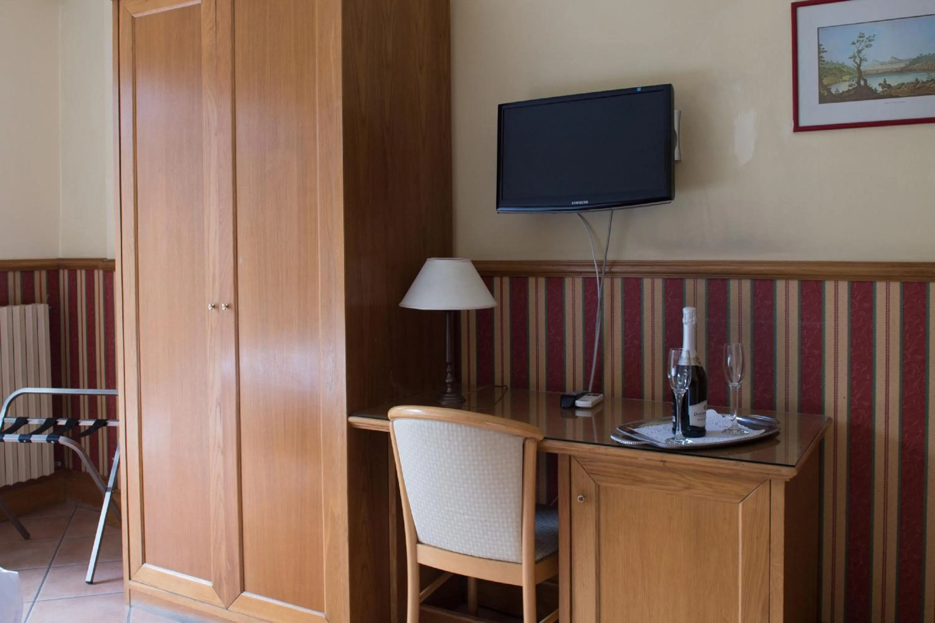 Bedroom in Hotel Leopardi