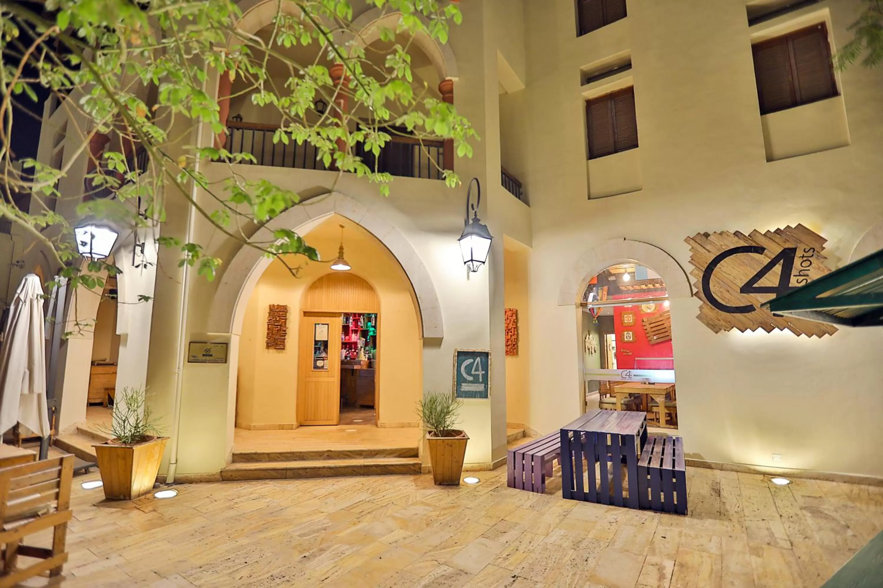 Restaurant/places to eat in Tala Bay Residence - Families Only