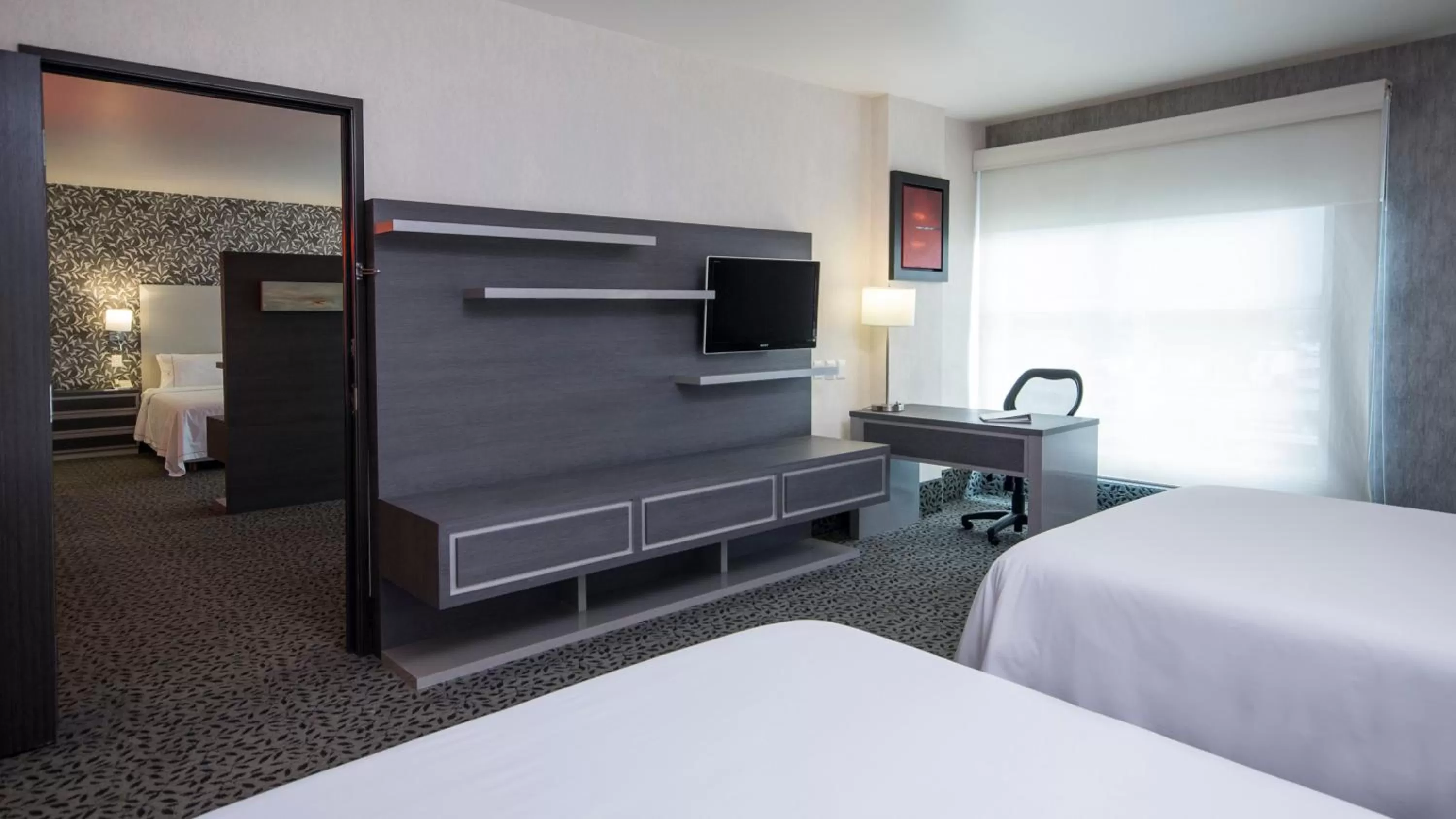 Photo of the whole room, Bed in Holiday Inn Express & Suites Queretaro by IHG