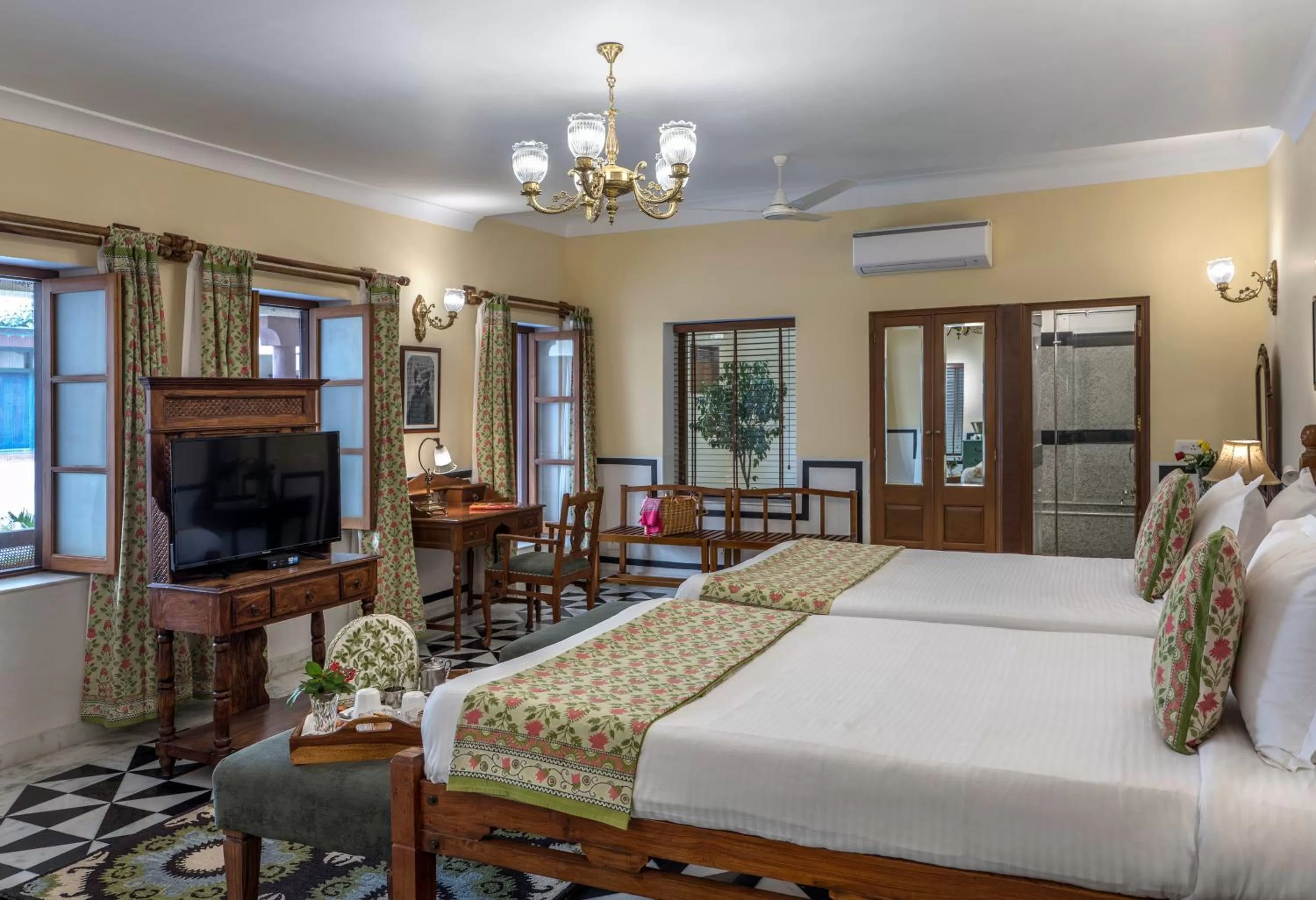 Photo of the whole room, Bed in Ratan Vilas, Jodhpur