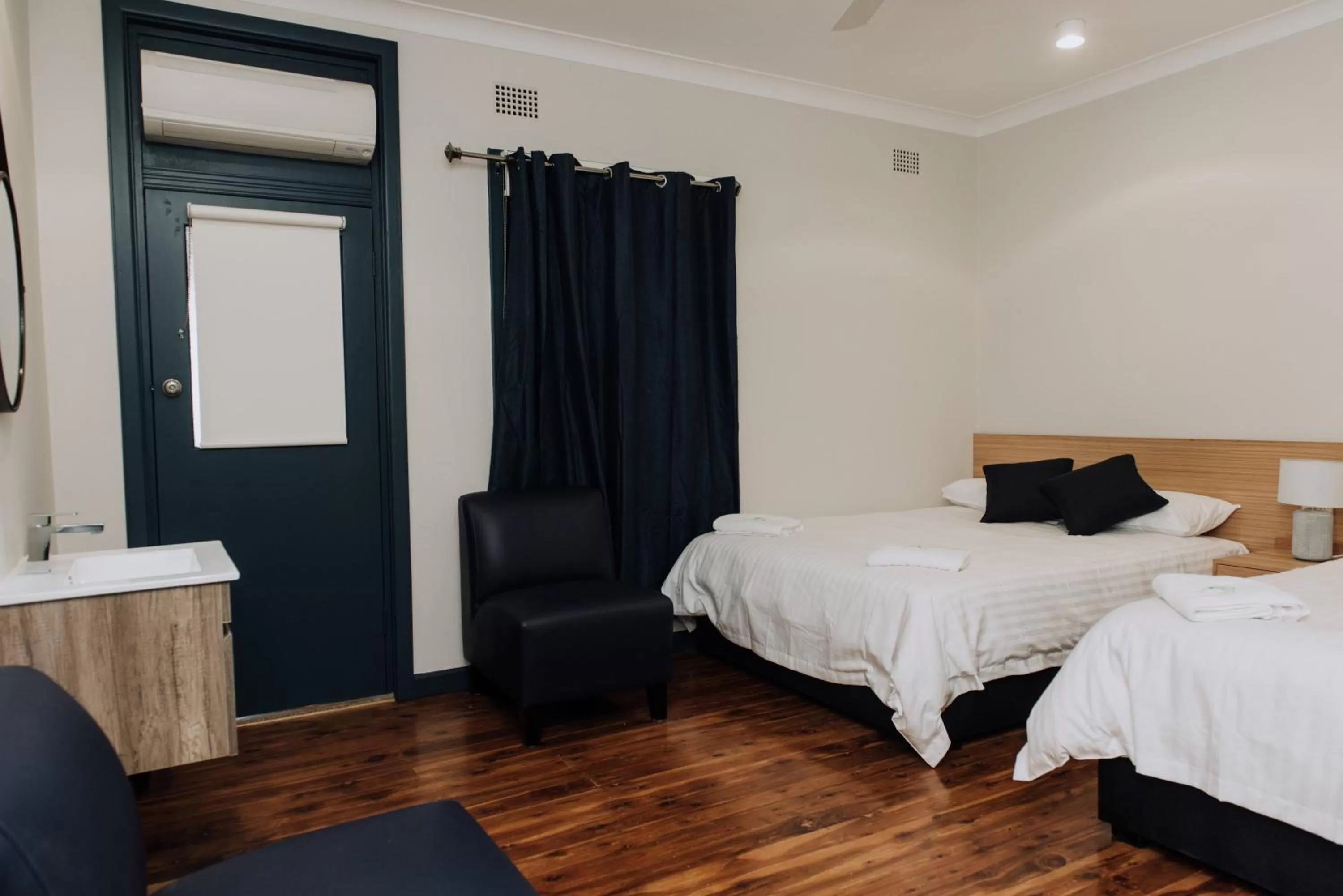 Bedroom in Gunnedah Hotel
