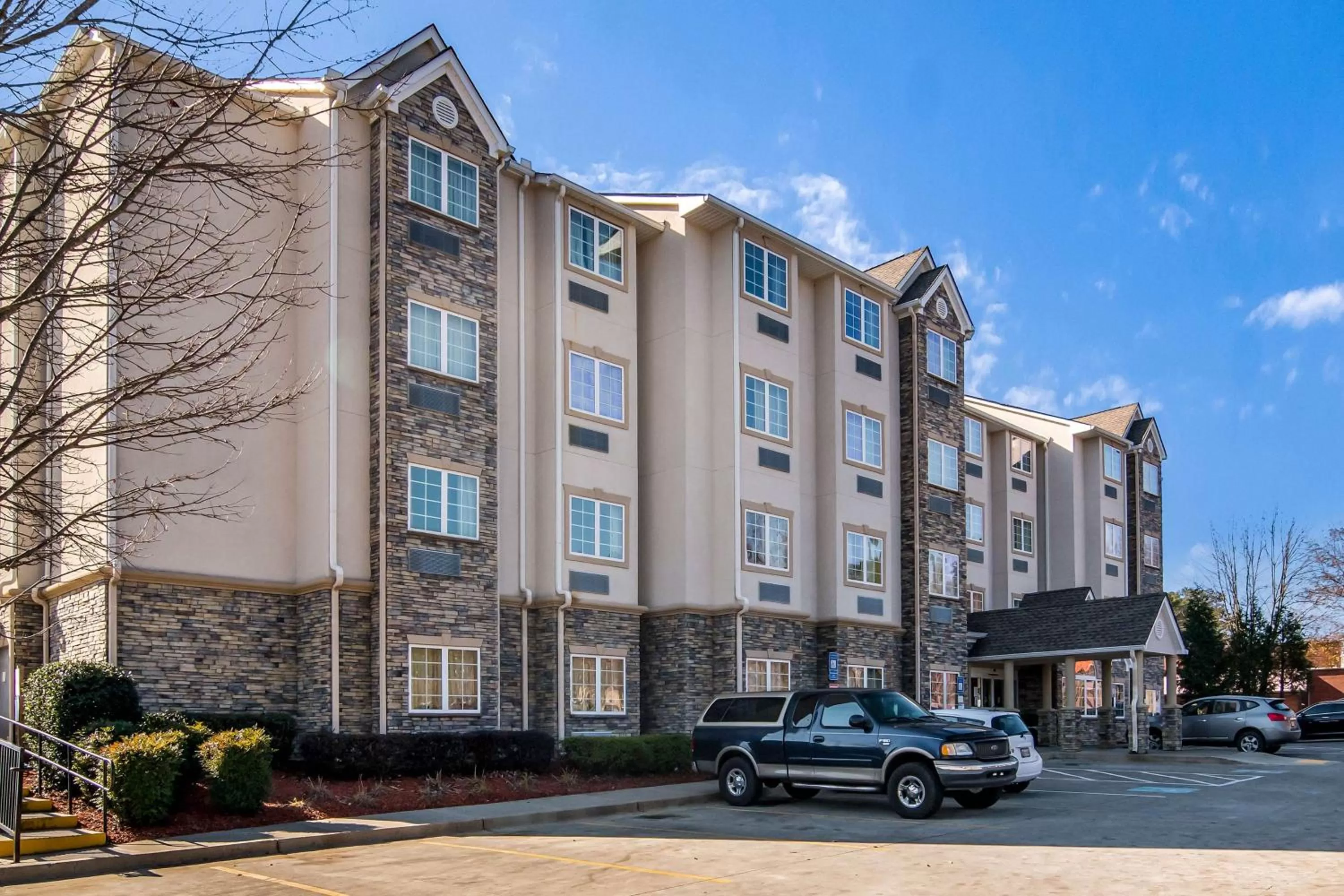 Property building in Motel 6-Canton, GA