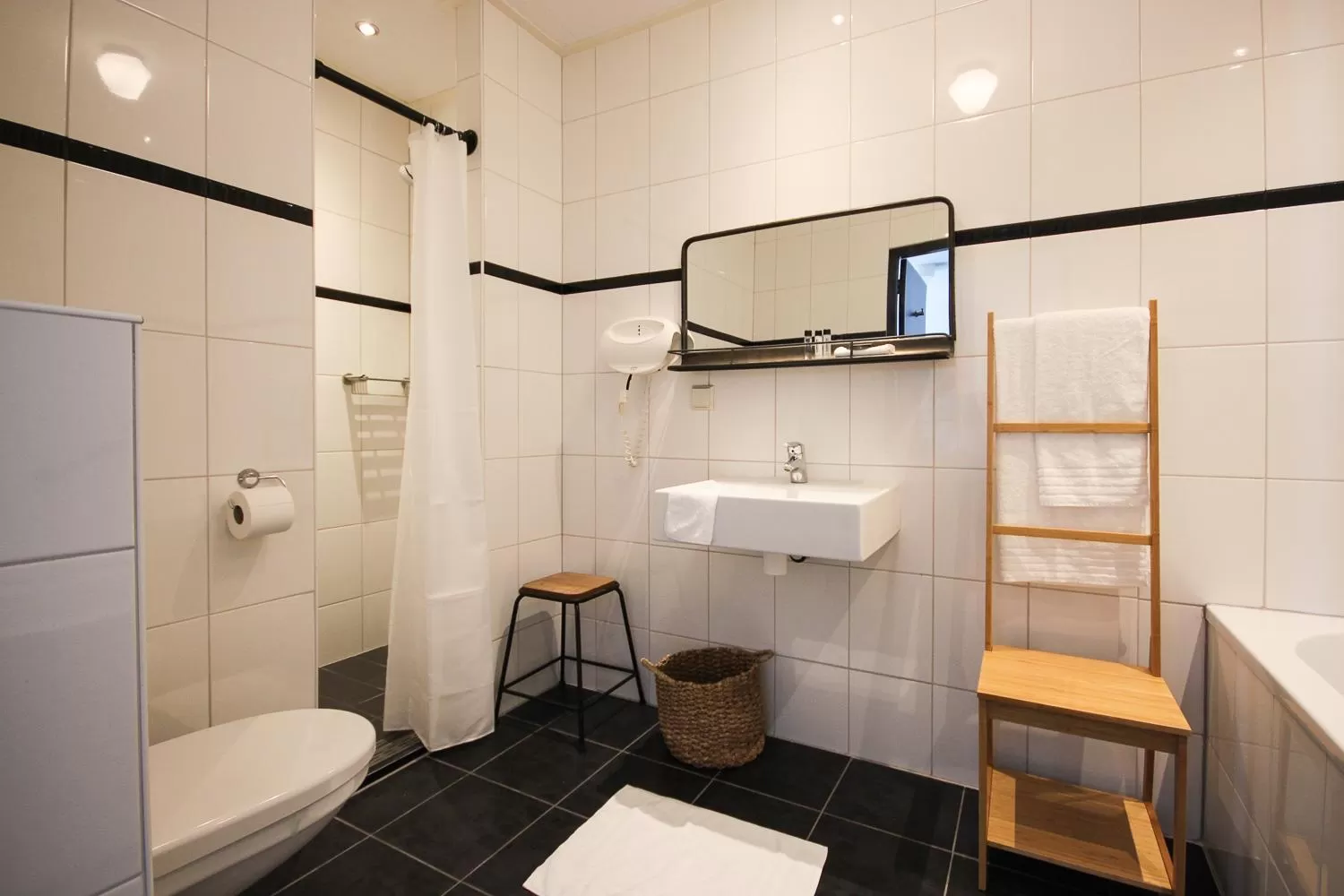 Shower, Bathroom in Logement 3B