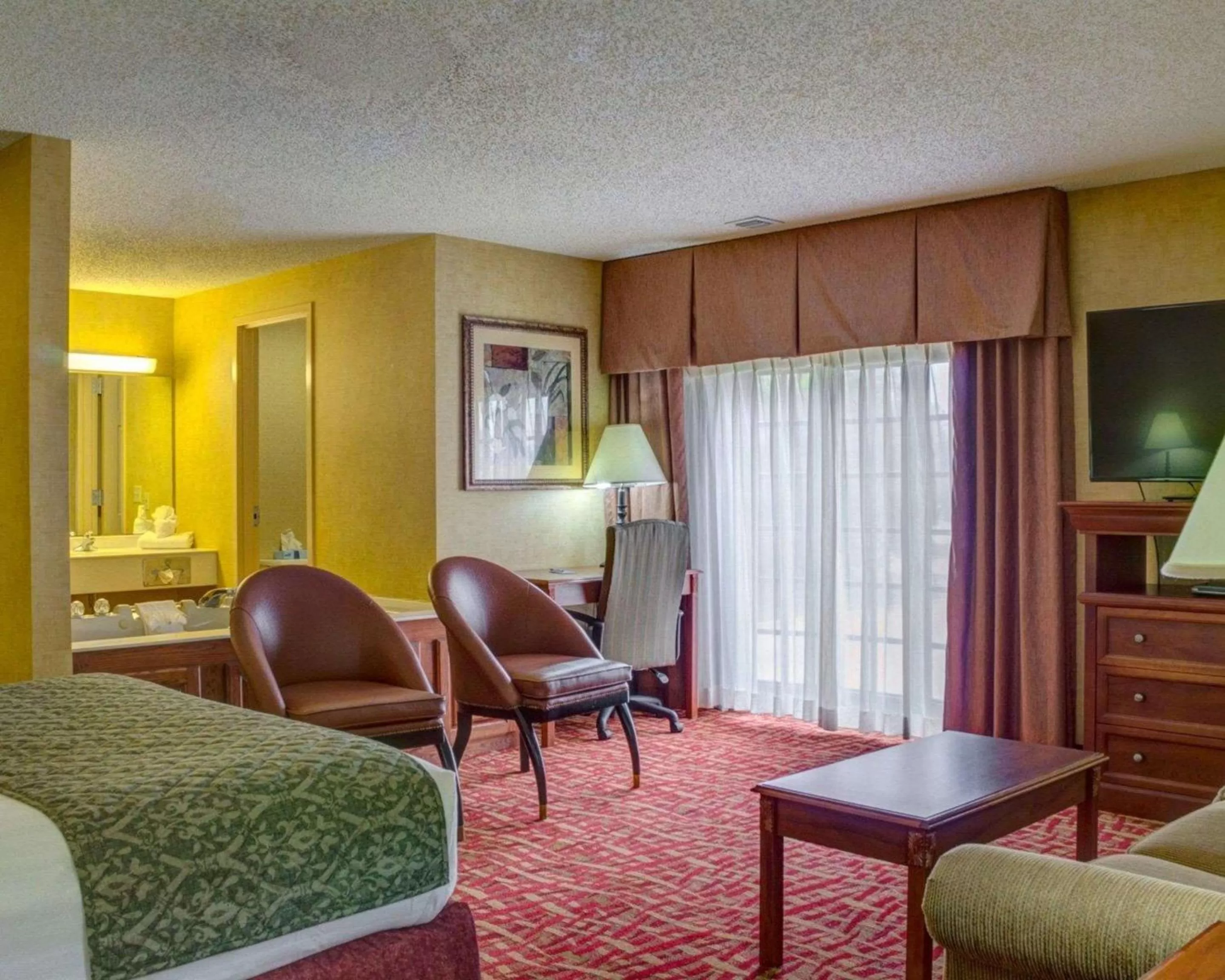 Photo of the whole room in Rodeway Inn Columbia Mall Loop