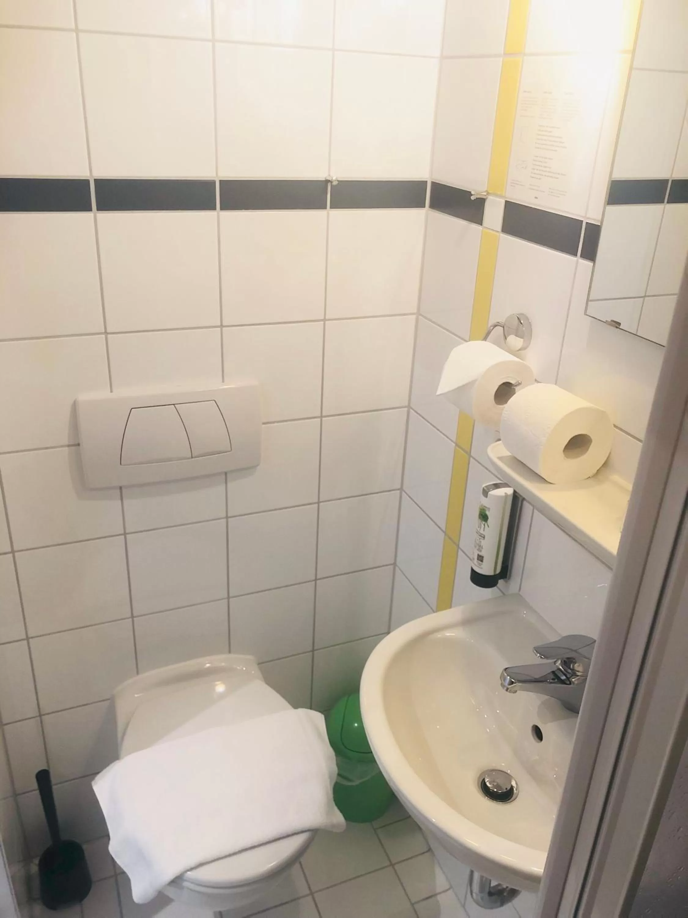 Bathroom in Hotel am Schloss